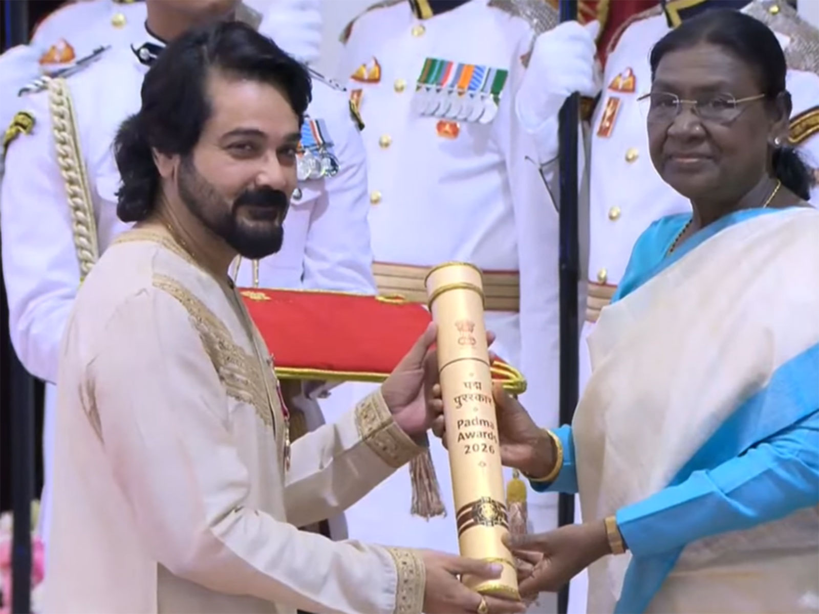 Prosenjit Chatterjee receives Padma Shri (Photo/DD News) Prosenjit Chatterjee receives Padma Shri (Photo/DD News)