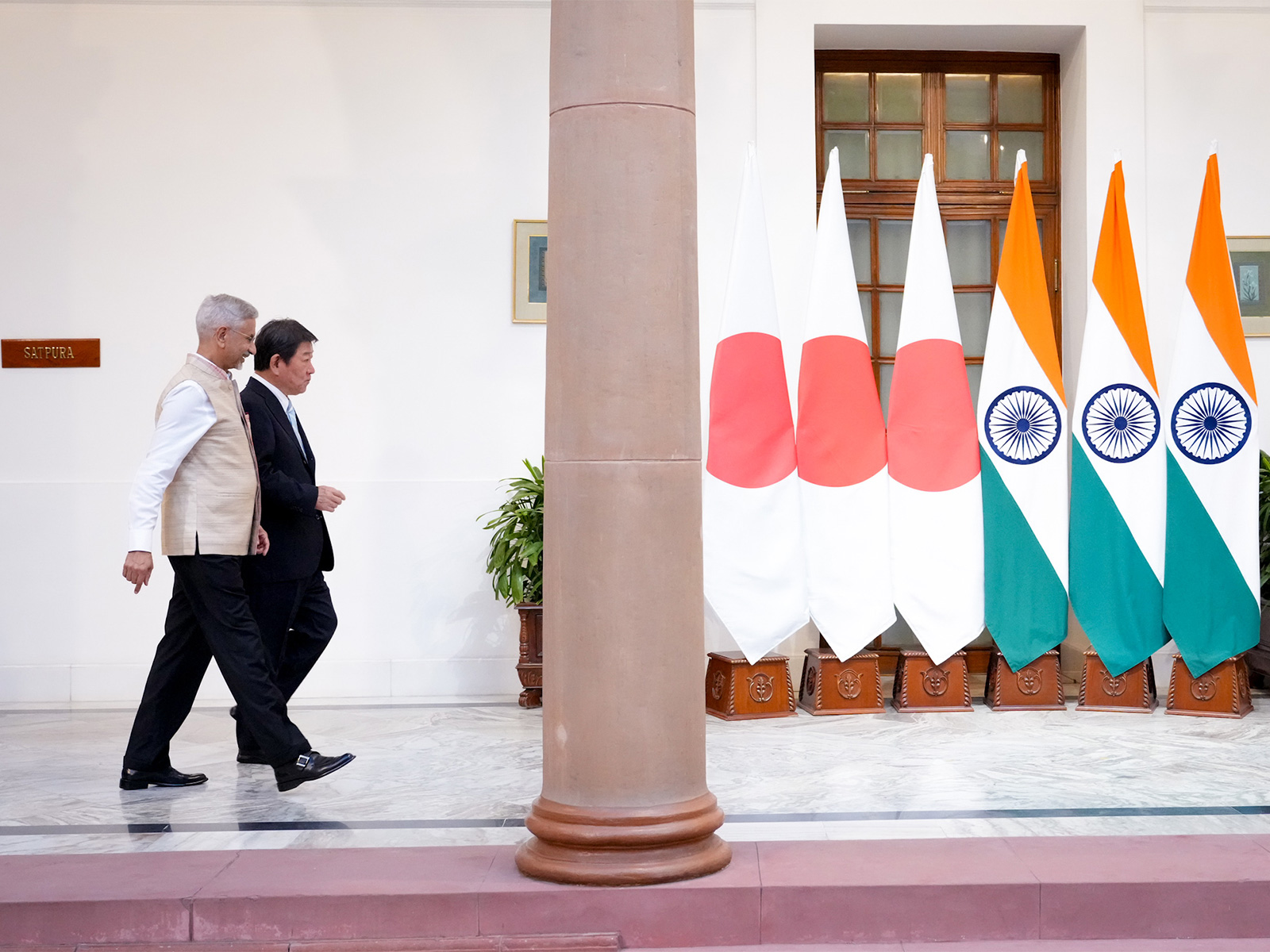 External Affairs Minister Jaishankar with his Japanese counterpart Motegi (Photo/X@MofaJapan_en) External Affairs Minister Jaishankar with his Japanese counterpart Motegi (Photo/X@MofaJapan_en)