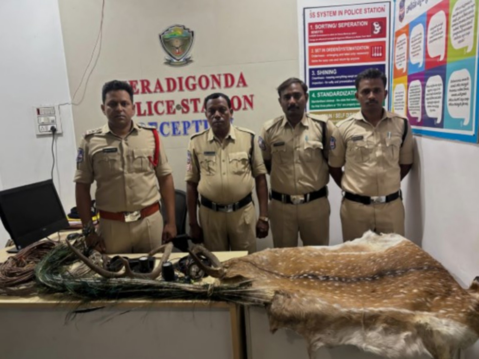 Siezed items (Photo/Adilabad Police) Siezed items (Photo/Adilabad Police)
