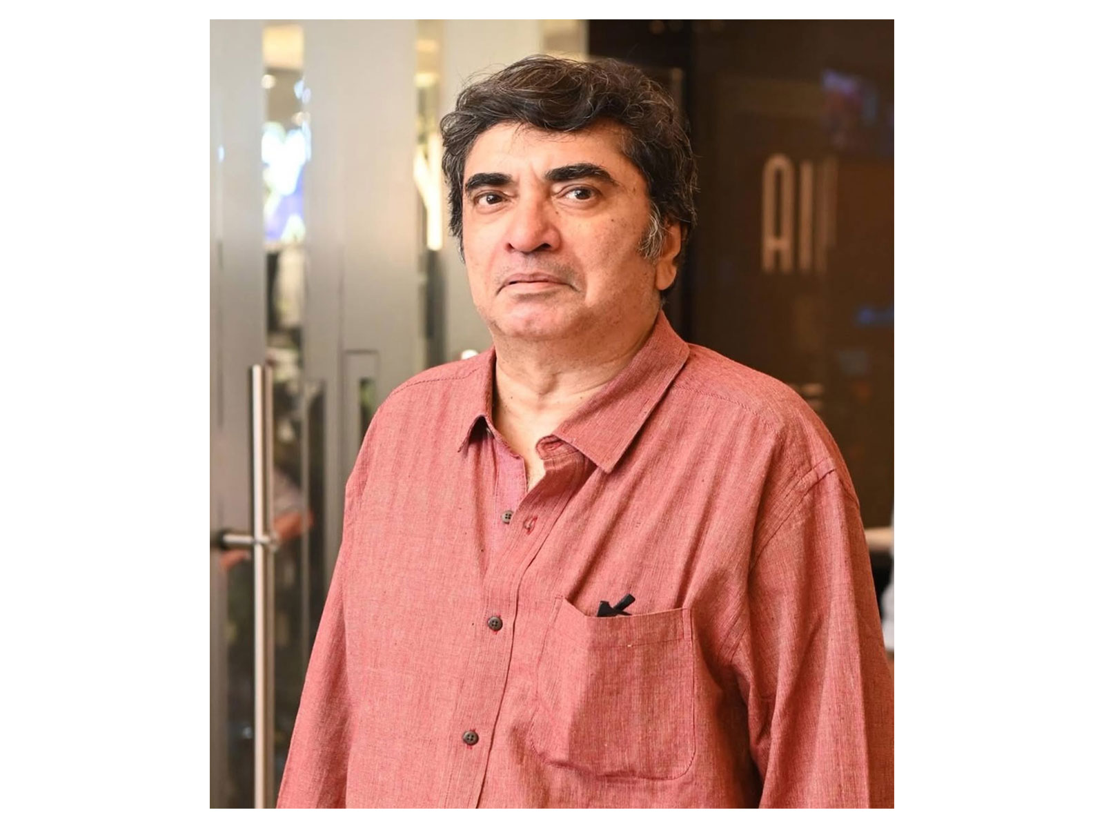 Filmmaker Anik Dutta (Photo/Instagram@prosenstar)