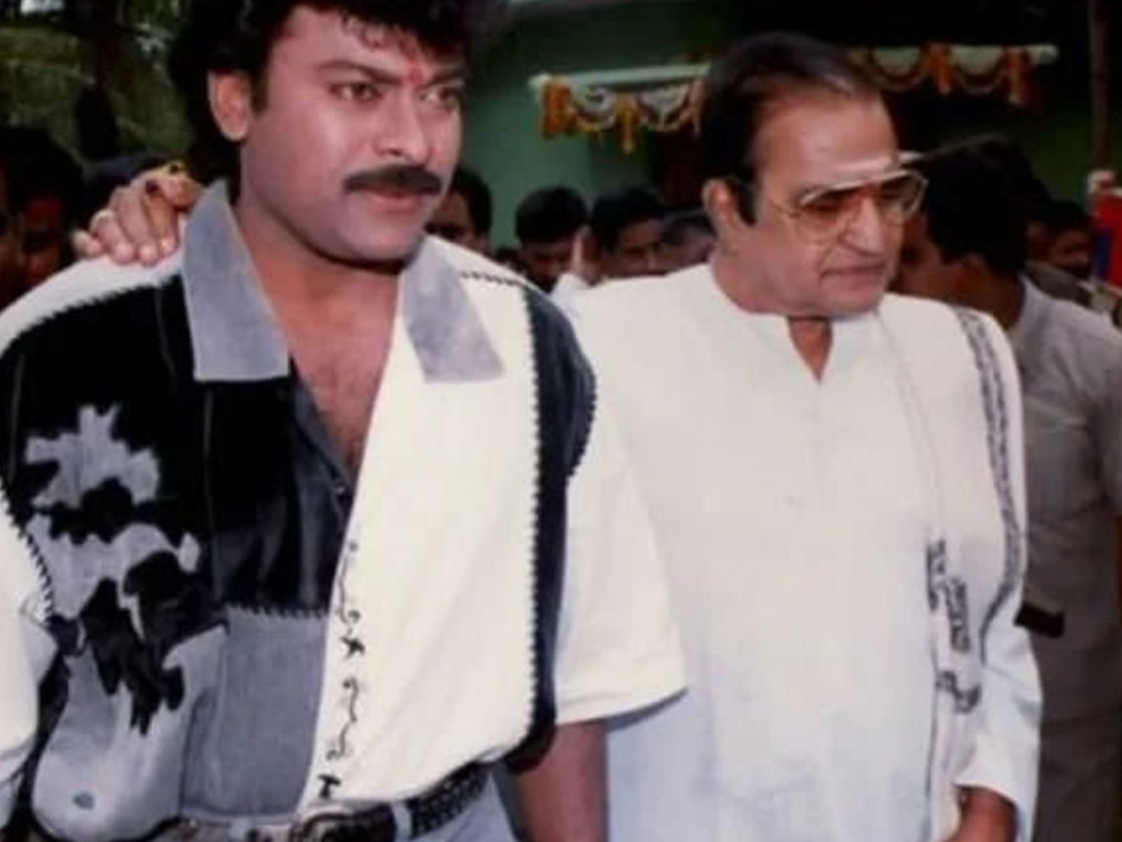 Chiranjeevi and late Nandamuri Taraka Rama Rao (Photo/X/@KChiruTweets) Chiranjeevi and late Nandamuri Taraka Rama Rao (Photo/X/@KChiruTweets)