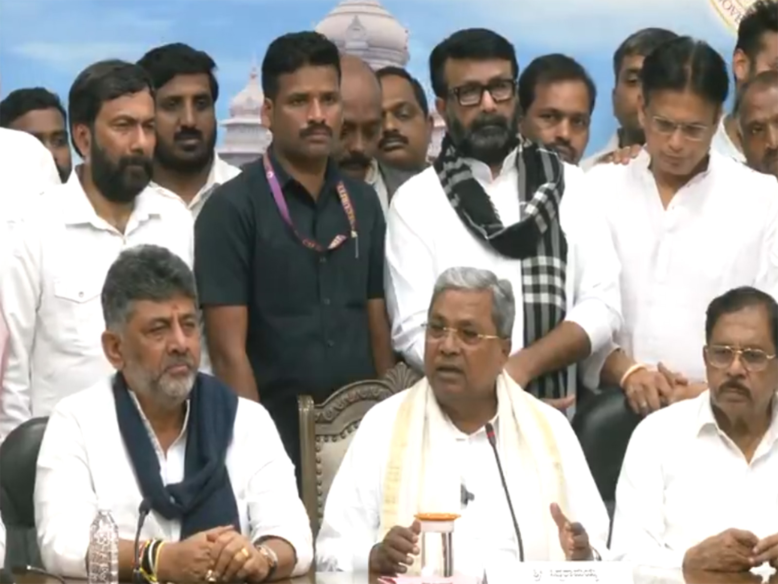 Addressing a press conference in Bengaluru, Siddaramaiah (Right) flanked by Deputy Chief Minister DK Shivakumar (Photo/ANI) Addressing a press conference in Bengaluru, Siddaramaiah (Right) flanked by Deputy Chief Minister DK Shivakumar (Photo/ANI)
