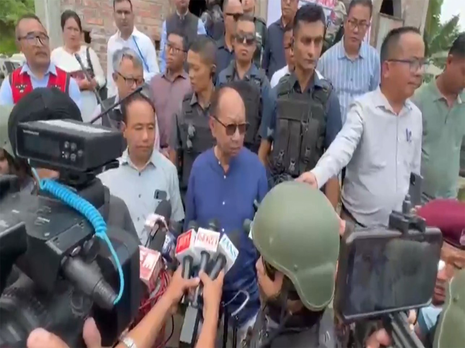 Manipur CM Yumnam Khemchand Singh visits Makhan relief camp (Photo/ANI)