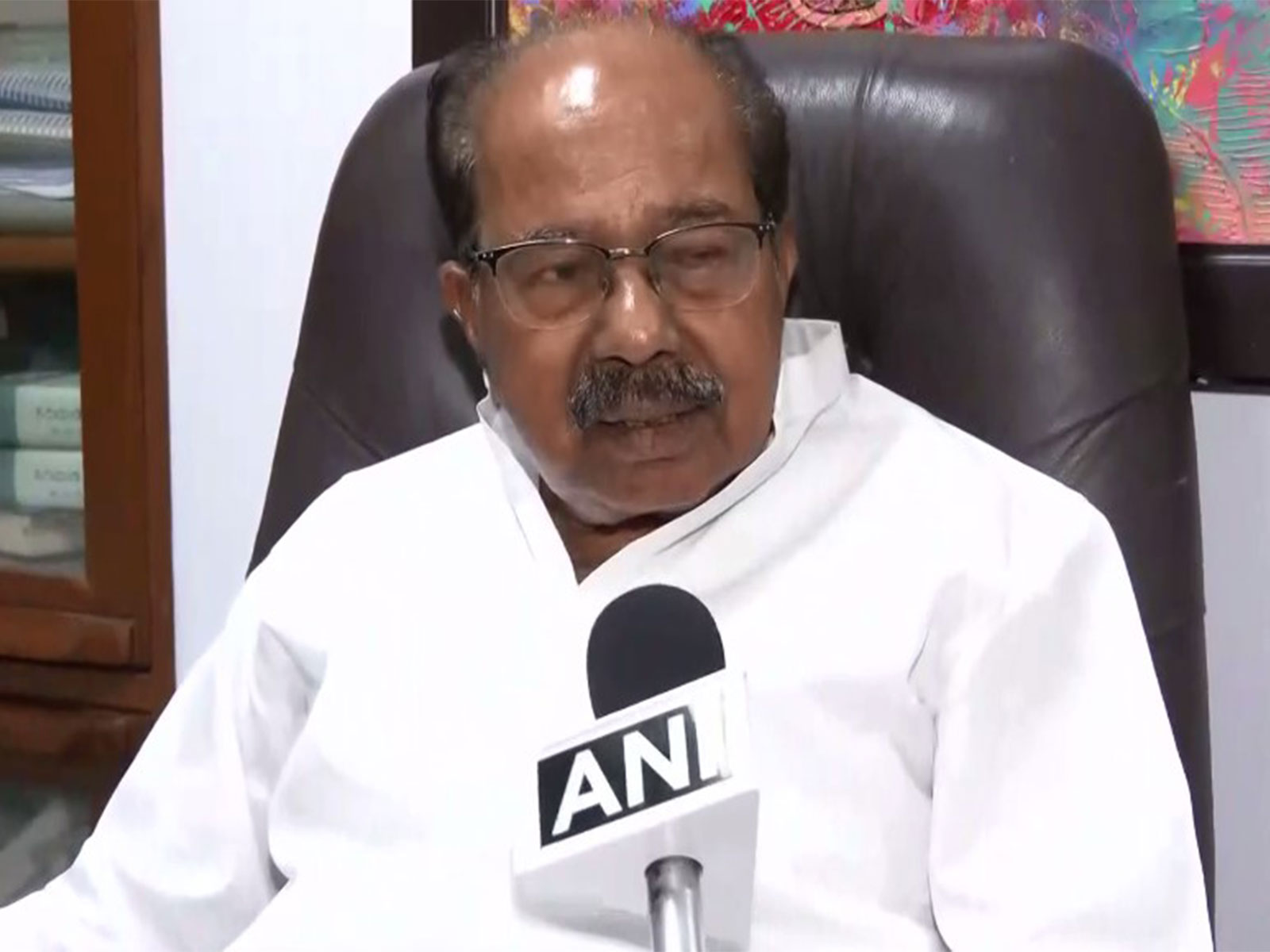 Congress leader Veerappa Moily (Photo/ANI)
