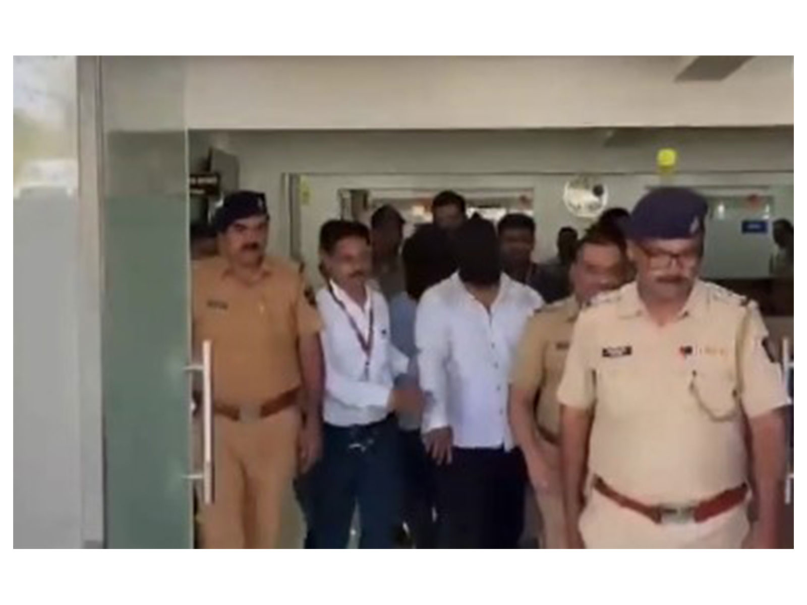 Accused being arrested by Police (Photo/ANI)