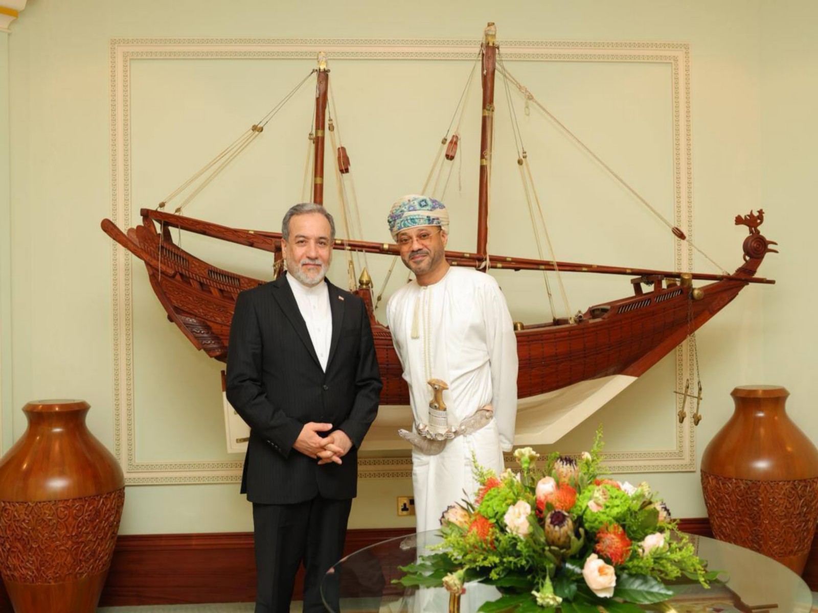  Iran’s Foreign Minister Seyyed Abbas Araghchi with Omani counterpart Badr Al-Busaidy (Photo/X@araghchi)