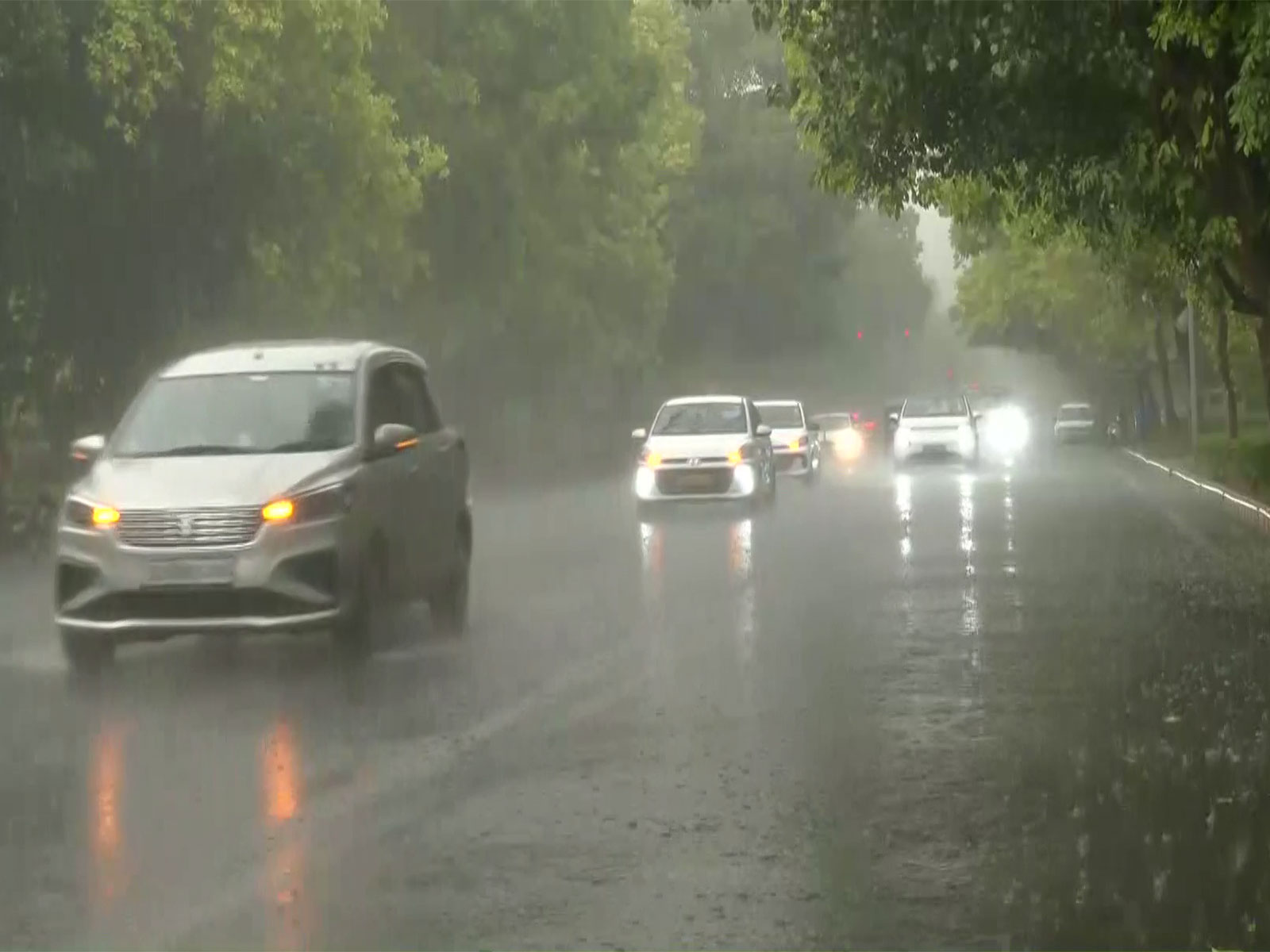Visuals from Firoz Shah Road, Delhi (Photo/ANI) Visuals from Firoz Shah Road, Delhi (Photo/ANI)