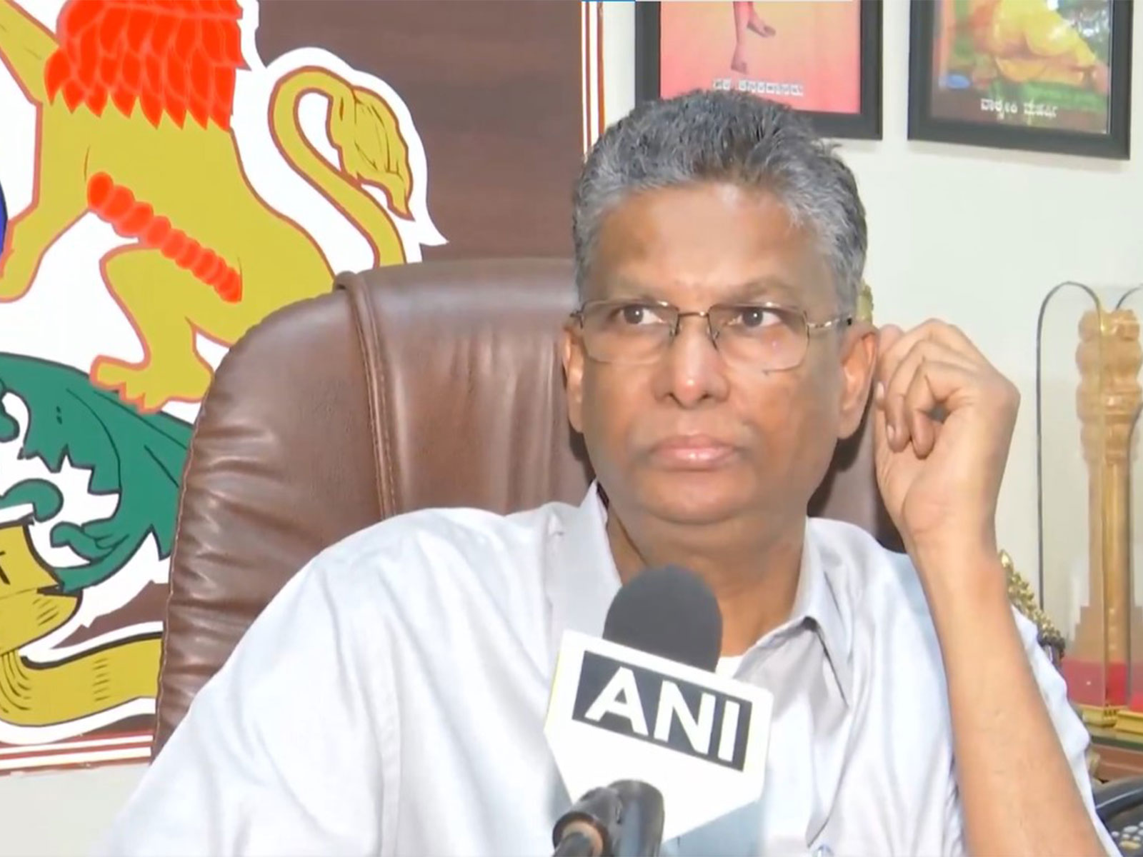 Former Karnataka State Minister Satish Jarkiholi (Photo/ANI)