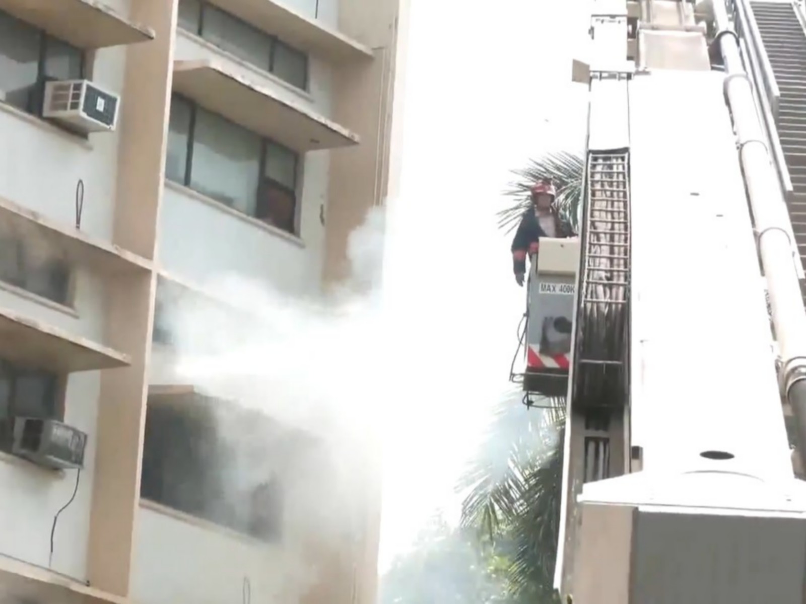 Fire breaks out on the second floor ofย Ministry of Education office in Delhi (Photo/ANI) Fire breaks out on the second floor ofย Ministry of Education office in Delhi (Photo/ANI)