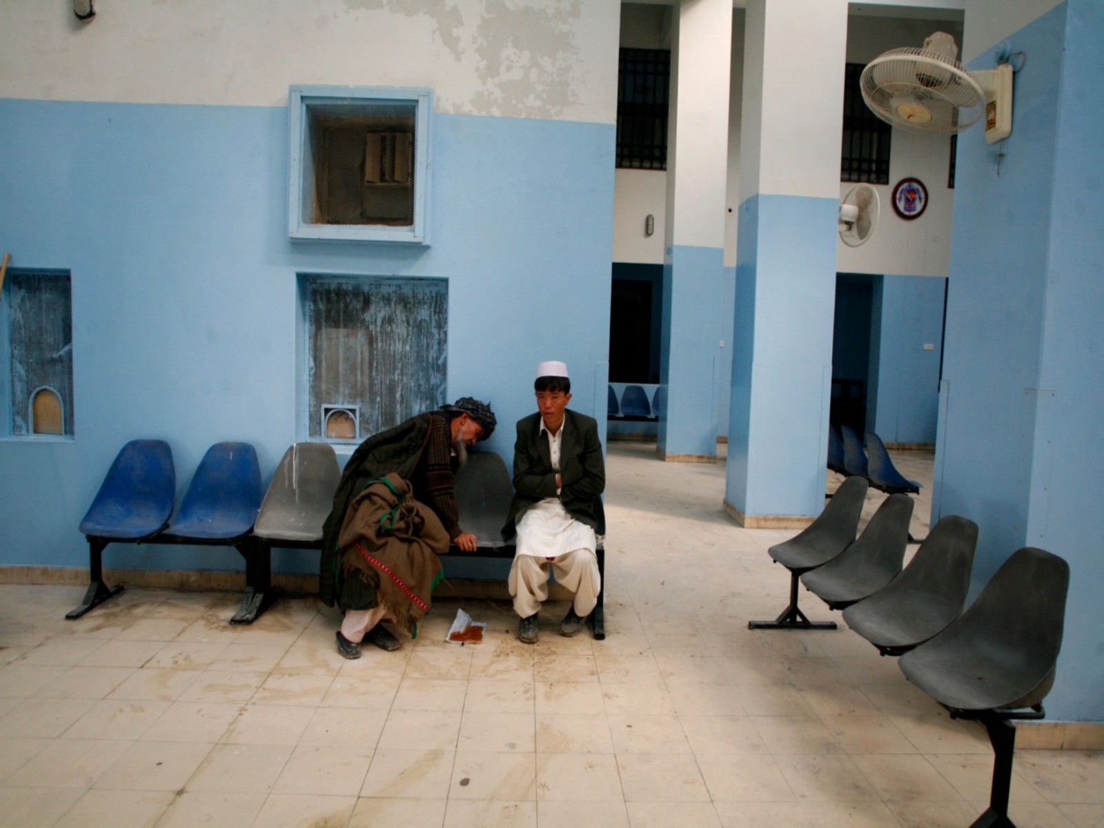 A man with a kidney problem waits to receive a medical check-up at a hospital (Photo/Reuters) A man with a kidney problem waits to receive a medical check-up at a hospital (Photo/Reuters)