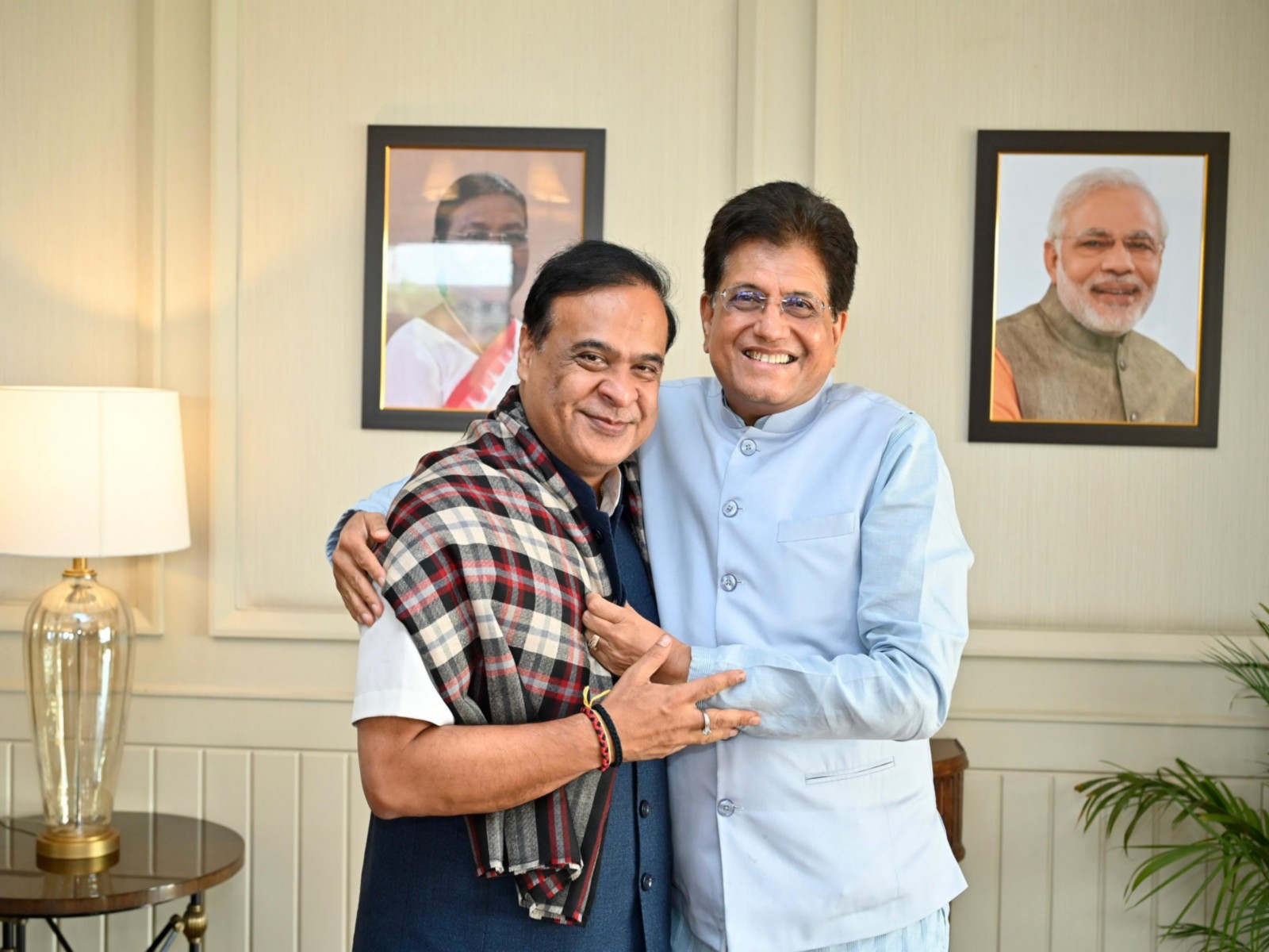 Assam CM Himanta Biswa Sarma and Union Commerce and Industry Minister Piyush Goyal (Photo/X@himantabiswa)