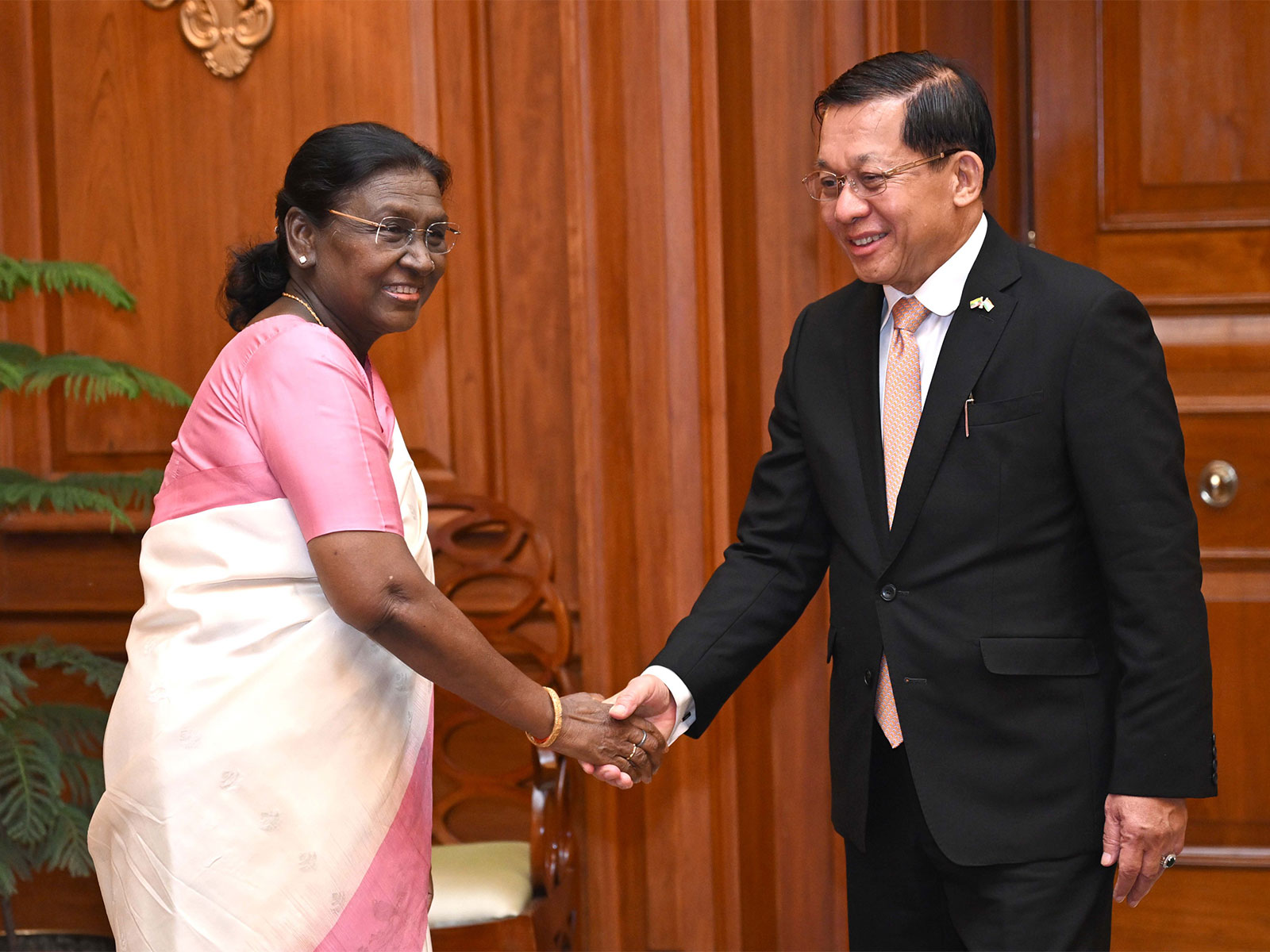 President Murmu receives Myanmar counterpart (Photo/X@rashtrapatibhvn)