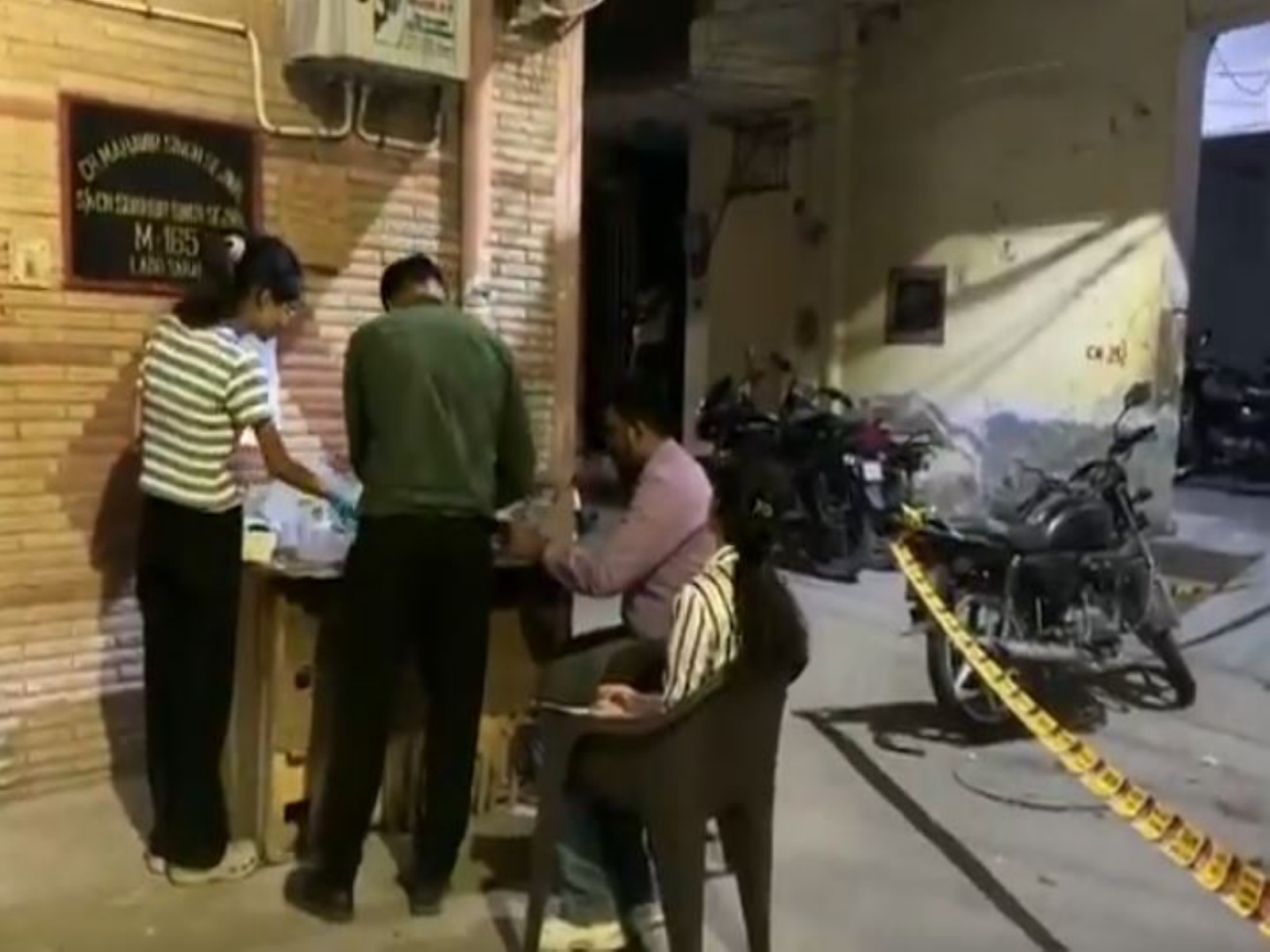 Forensics team at the crime scene (Photo/ANI)