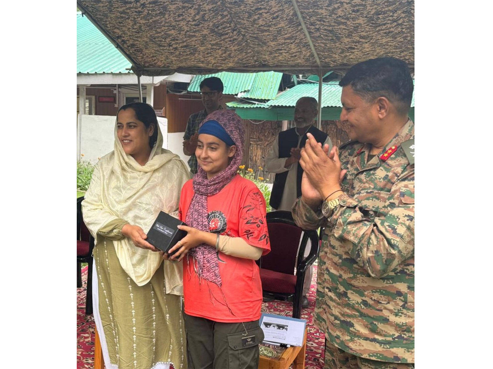 Vajr Division GOC felicitates women participants (Photo/ANI)