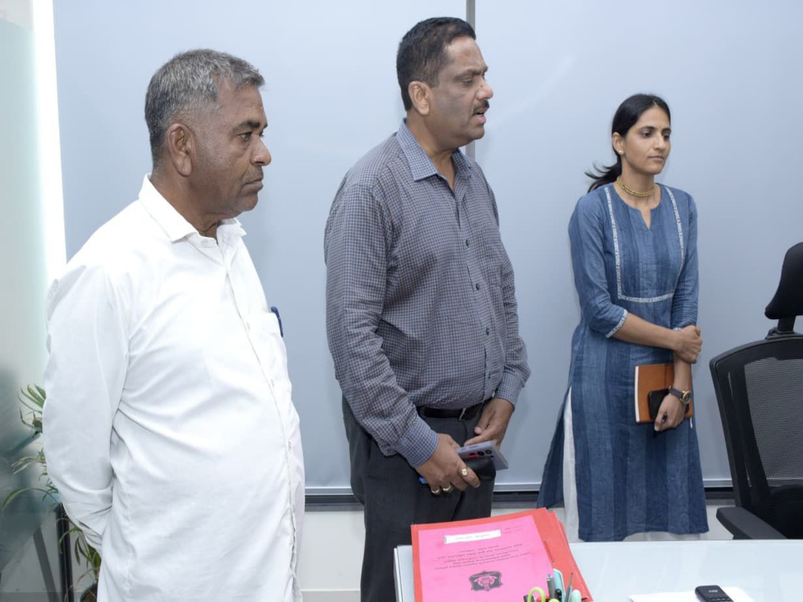 During his visit to the Centre on Tuesday, the State Police Chief reviewed its functioning. (Photo/ Gujarat CMO)