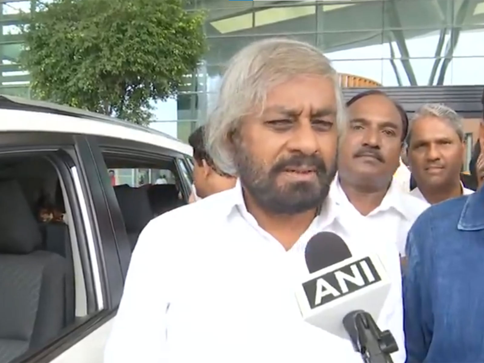 Congress leader Eshwar Khandre (Photo/ANI)