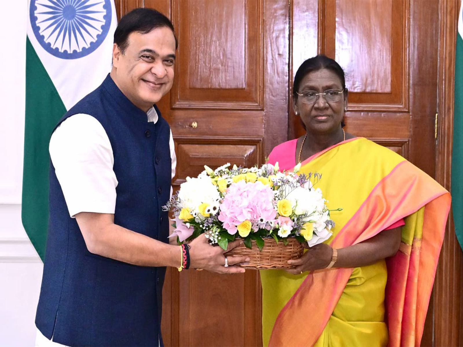 Assam Chief Minister Himanta Biswa Sarma with President Droupadi Murmu  (Photo/ @himantabiswa)