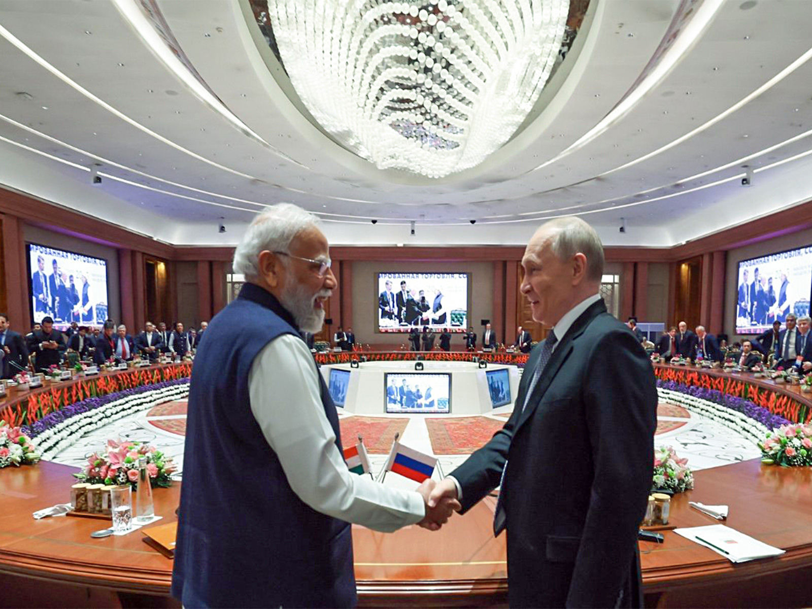 PM Narendra Modi and Russian President Vladimir Putin during India-Russia Business Forum (File Photo-ANI)