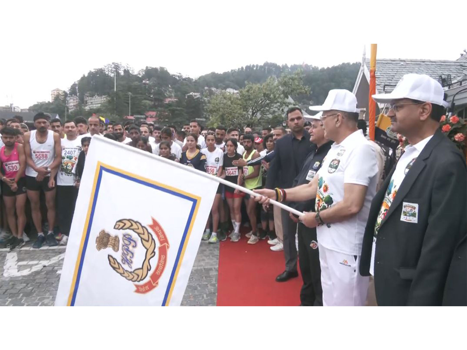 Himachal Pradesh Governor Kavinder Gupta flags off a mini marathon and anti-drug campaign on World Environment Day in Shimla (Photo/ANI)