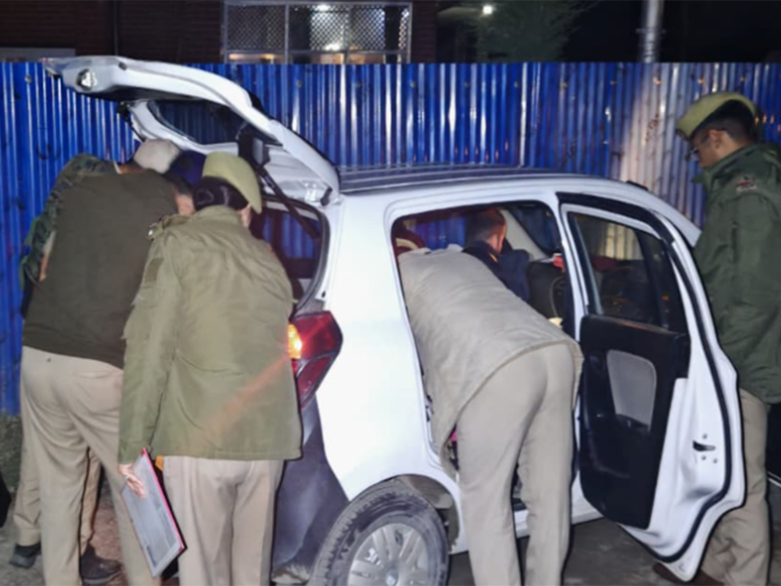 Anantnag Police conducts NARCO raids in hotels across Pahalgam (Photo/AnantnagPolice)