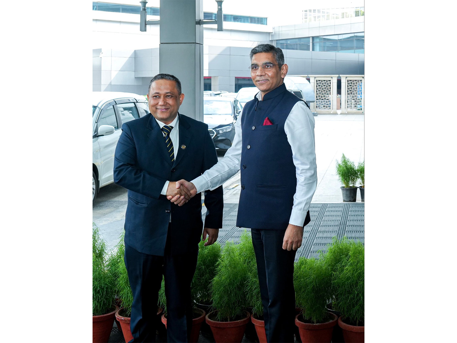 Nepal Foreign Minister Shisir Khanal receives a warm welcome as he arrives for his official visit (Photo/X@MEAIndia)