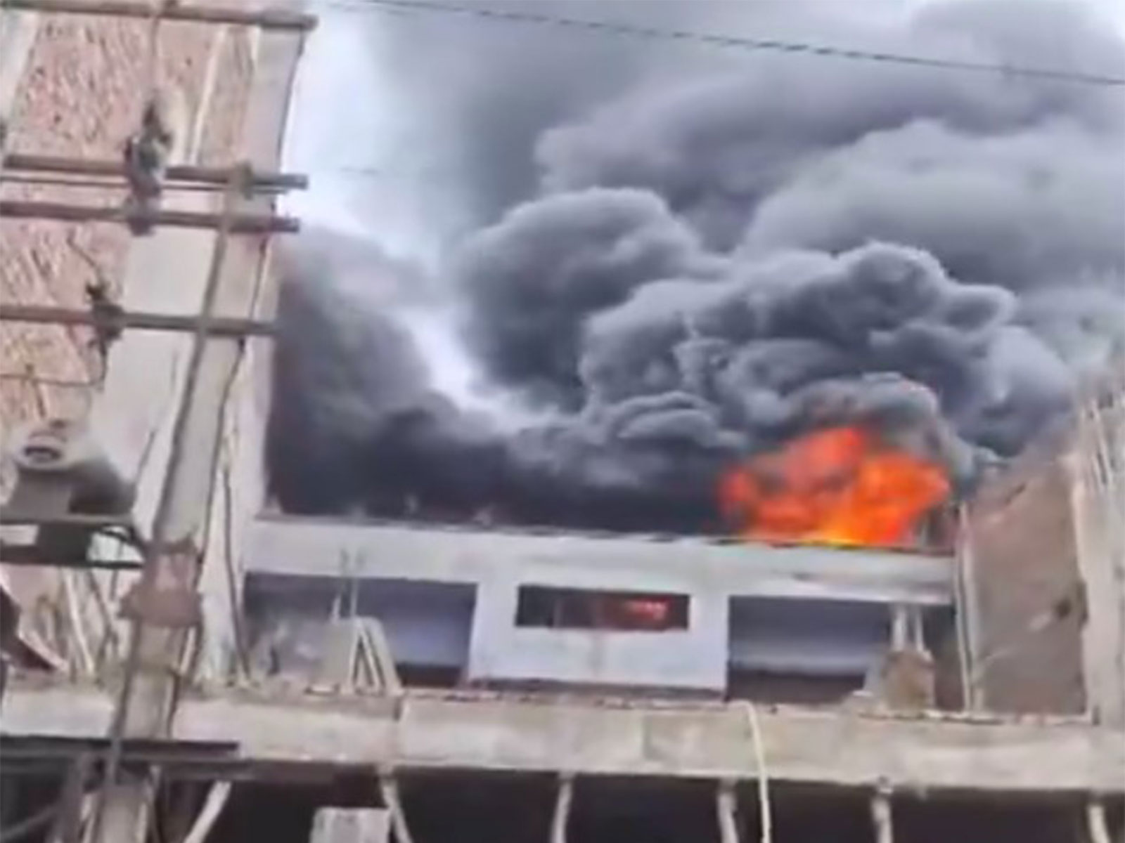 Massive fire breaks out in plastic factory in Narela Industrial Area  (Photo/ANI)