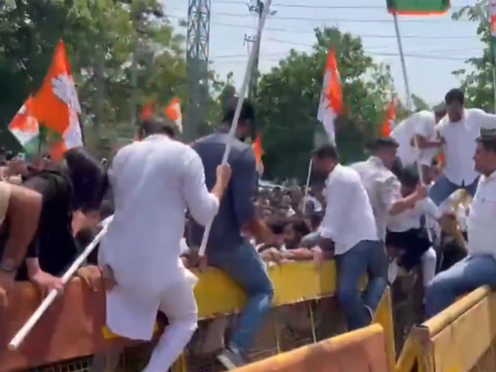 Congress protesters face water cannons during march to Haryana CM’s residence (Photo/ANI)