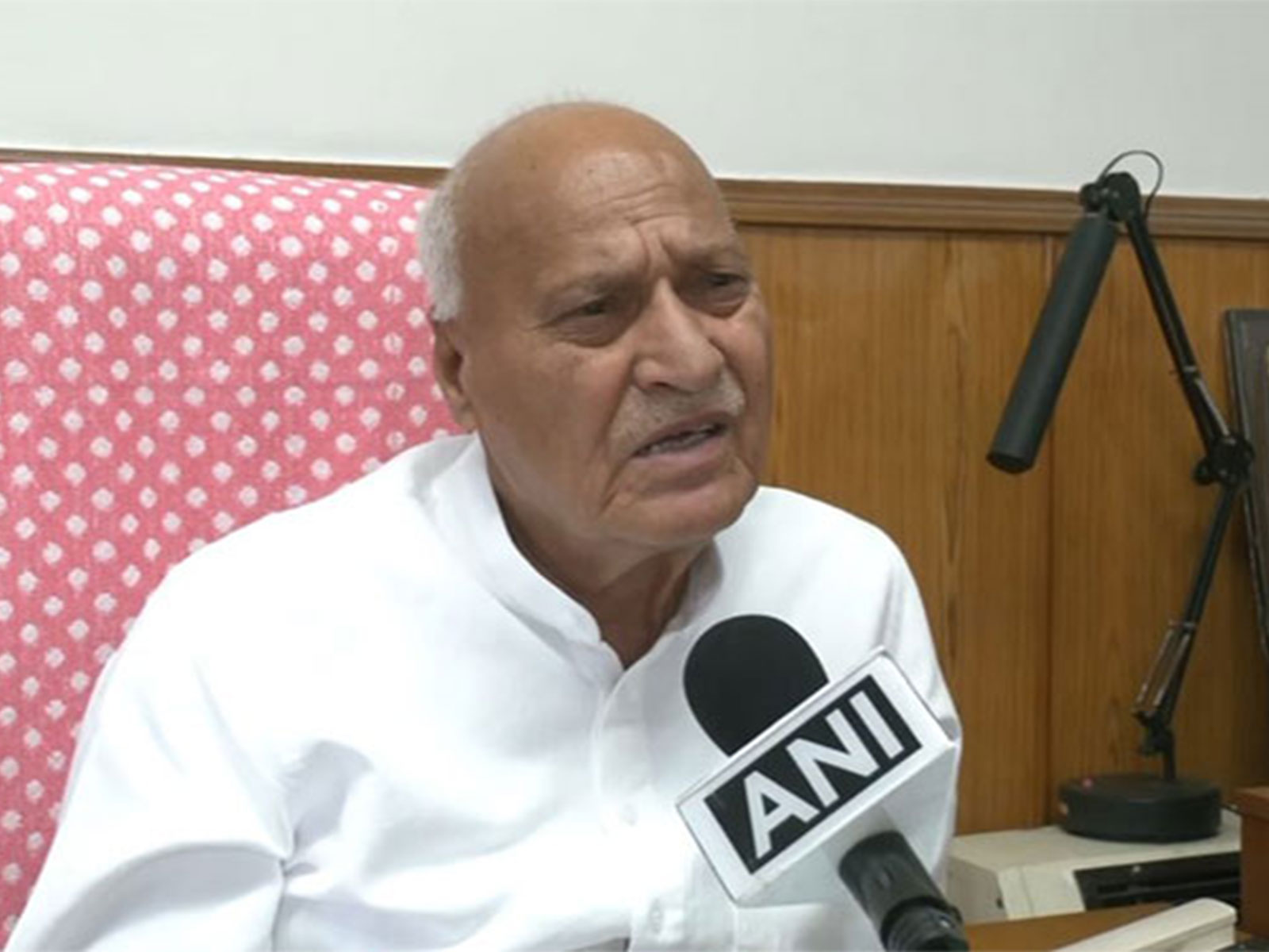 Himachal Pradesh Agriculture Minister Chander Kumar (Photo/ANI)
