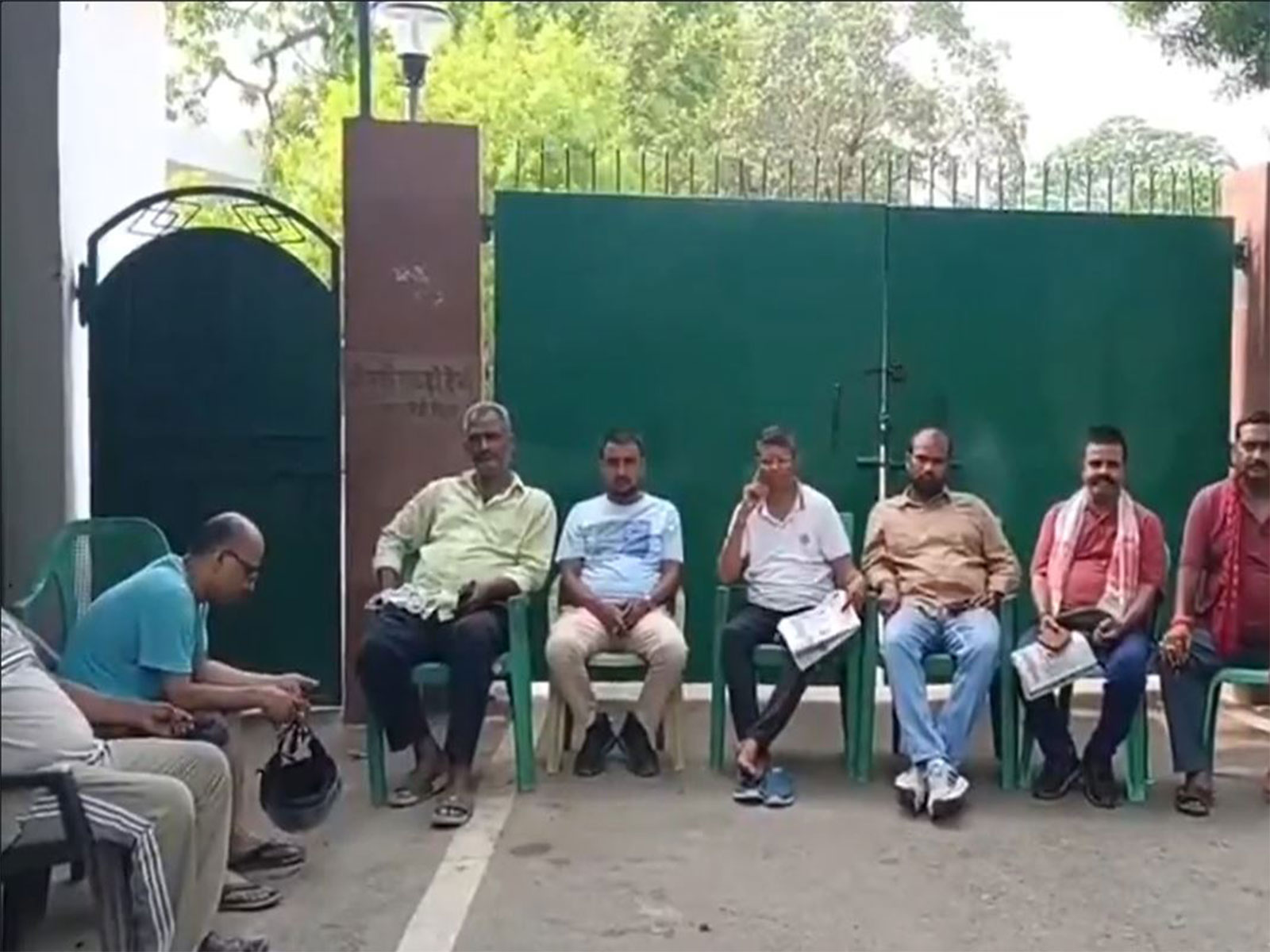 RJD workers guard Rabri Devi’s residence amid row over the withdrawal of security of Rabri Devi, Lalu Yadav, and Tejashwi Yadav (Photo/ANI)