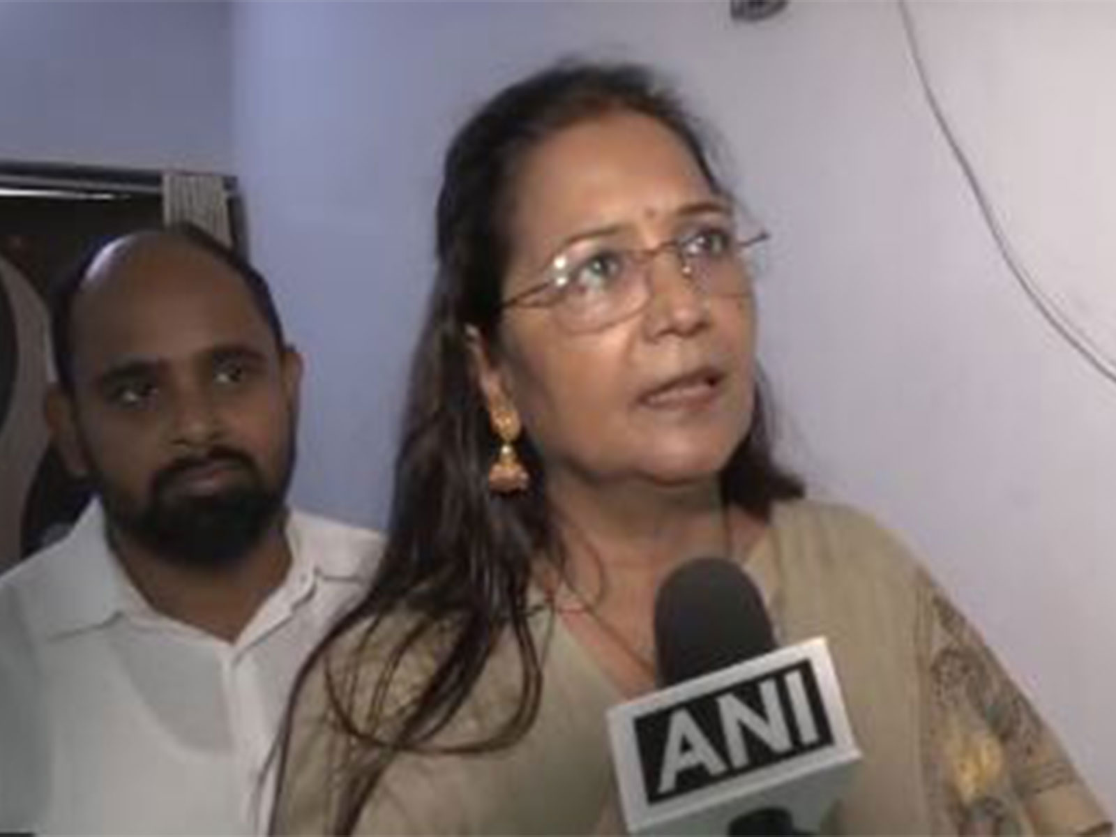 RLD MLA Snehlata Kushwaha (Photo/ANI) RLD MLA Snehlata Kushwaha (Photo/ANI)