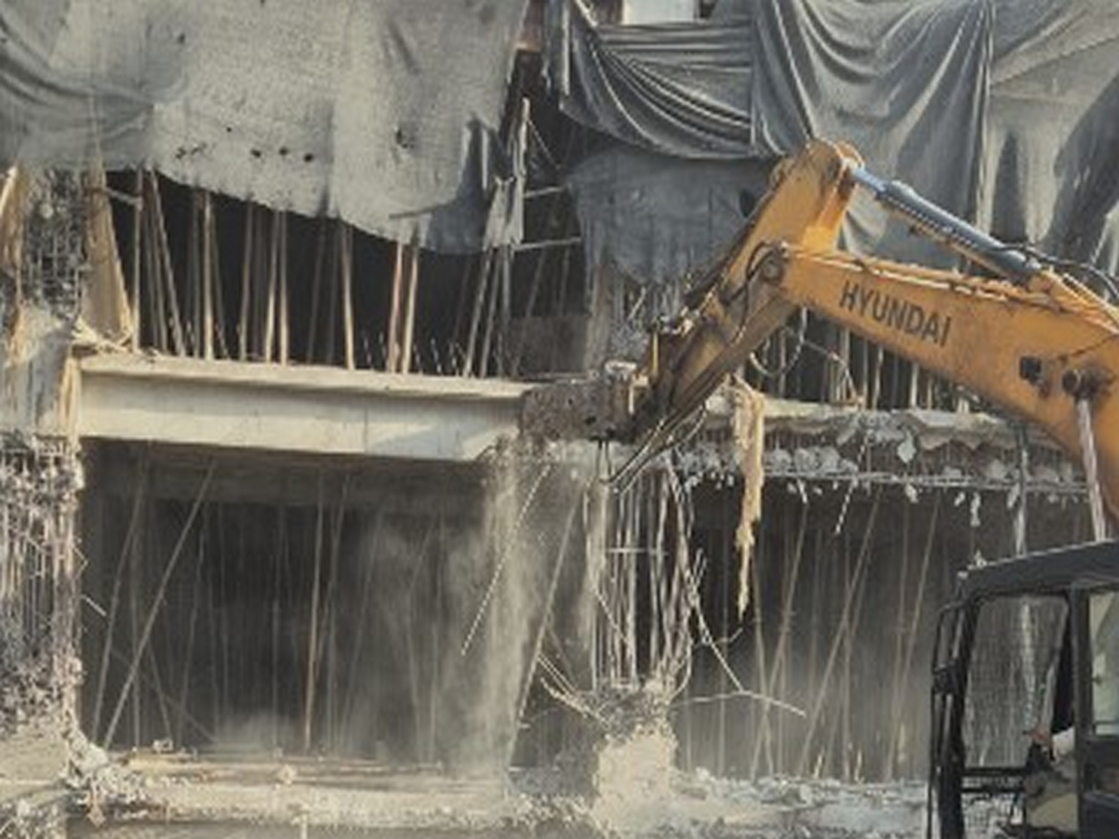 Demolition drive by MCD Delhi (Photo/Municipal Corporation of Delhi) Demolition drive by MCD Delhi (Photo/Municipal Corporation of Delhi)