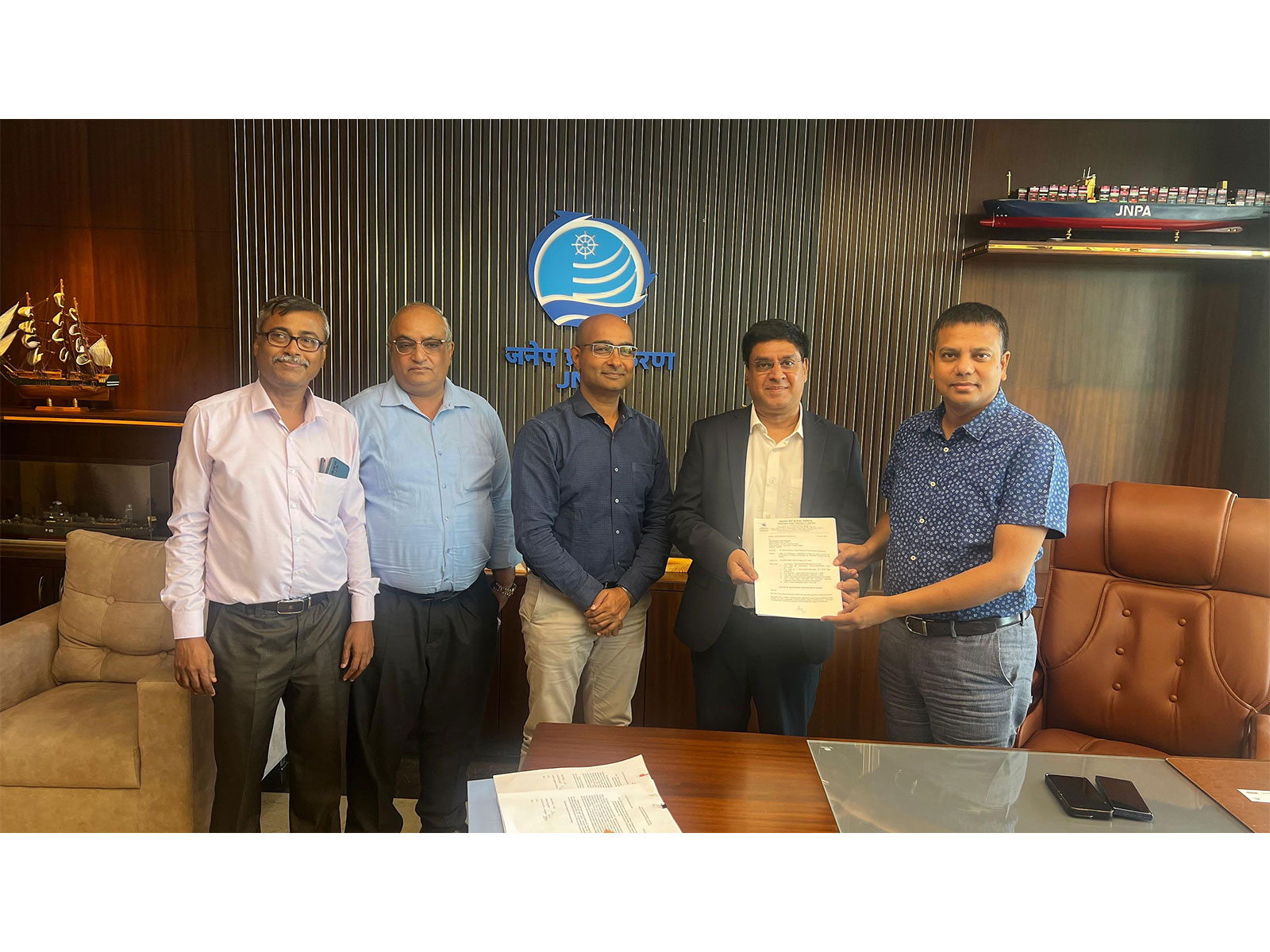 R-L: Mr. Gaurav Dayal, Chairman, VPPL; Mr. Kshitiz Bhasker, Director of Business Development, Afcons; Mr. Ravish Kumar Singh, Deputy Chairman, VPPL