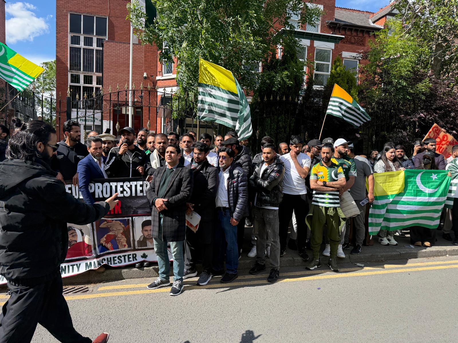 Kashmiri diaspora in Manchester holds prayer gathering, seeks probe into reported killings in PoJK (Photo/ANI) Kashmiri diaspora in Manchester holds prayer gathering, seeks probe into reported killings in PoJK (Photo/ANI)