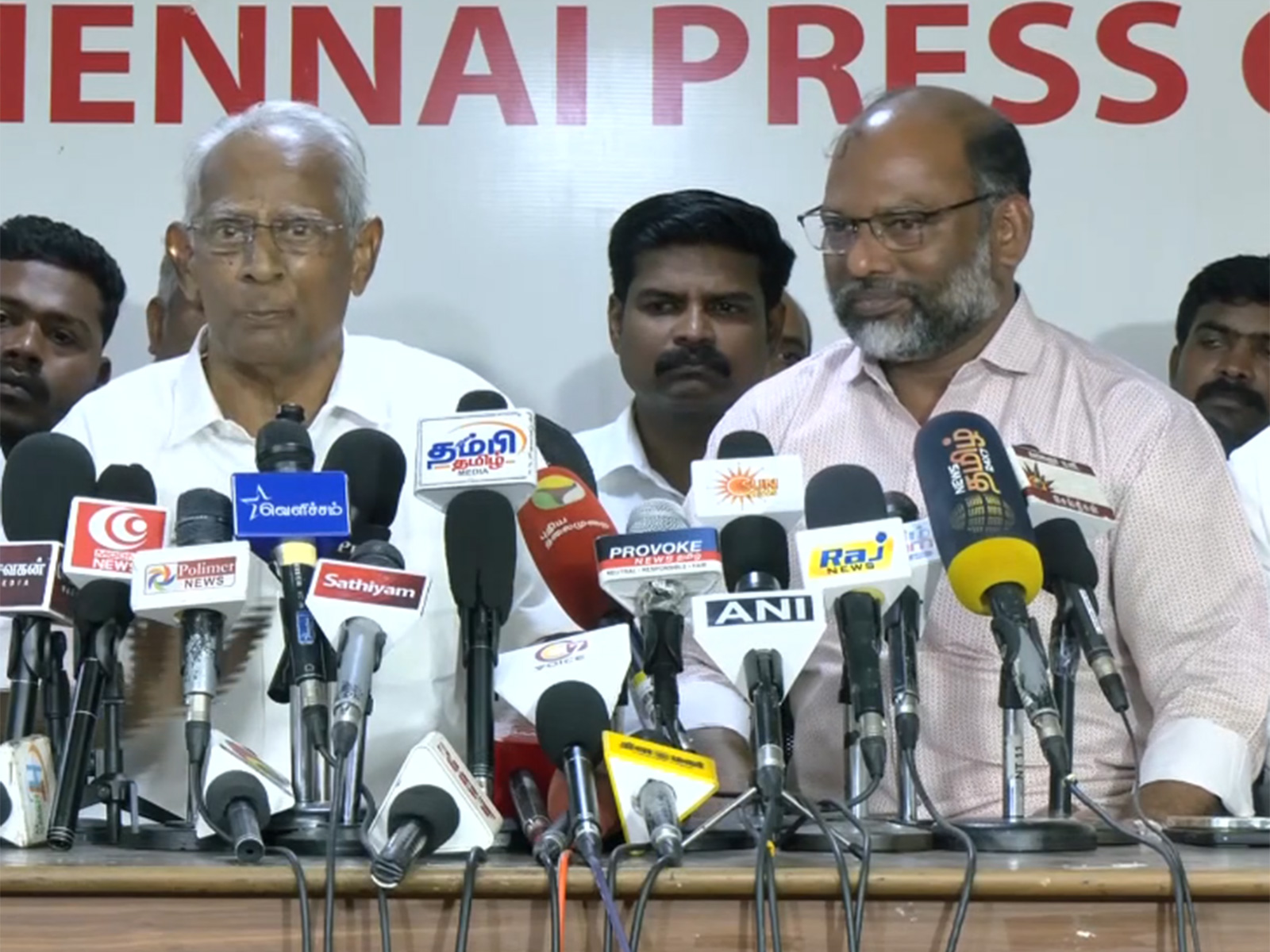 E Ponnusamy (former Union Minister) Left, Kumbakonam Arasan (VTPK) Right, (Photo/ANI) E Ponnusamy (former Union Minister) Left, Kumbakonam Arasan (VTPK) Right, (Photo/ANI)
