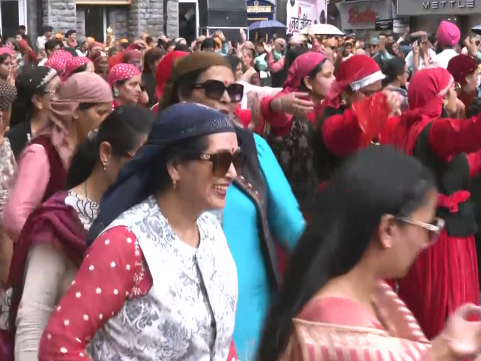Women perform Maha Nati in Shimla (Picture/ANI) Women perform Maha Nati in Shimla (Picture/ANI)