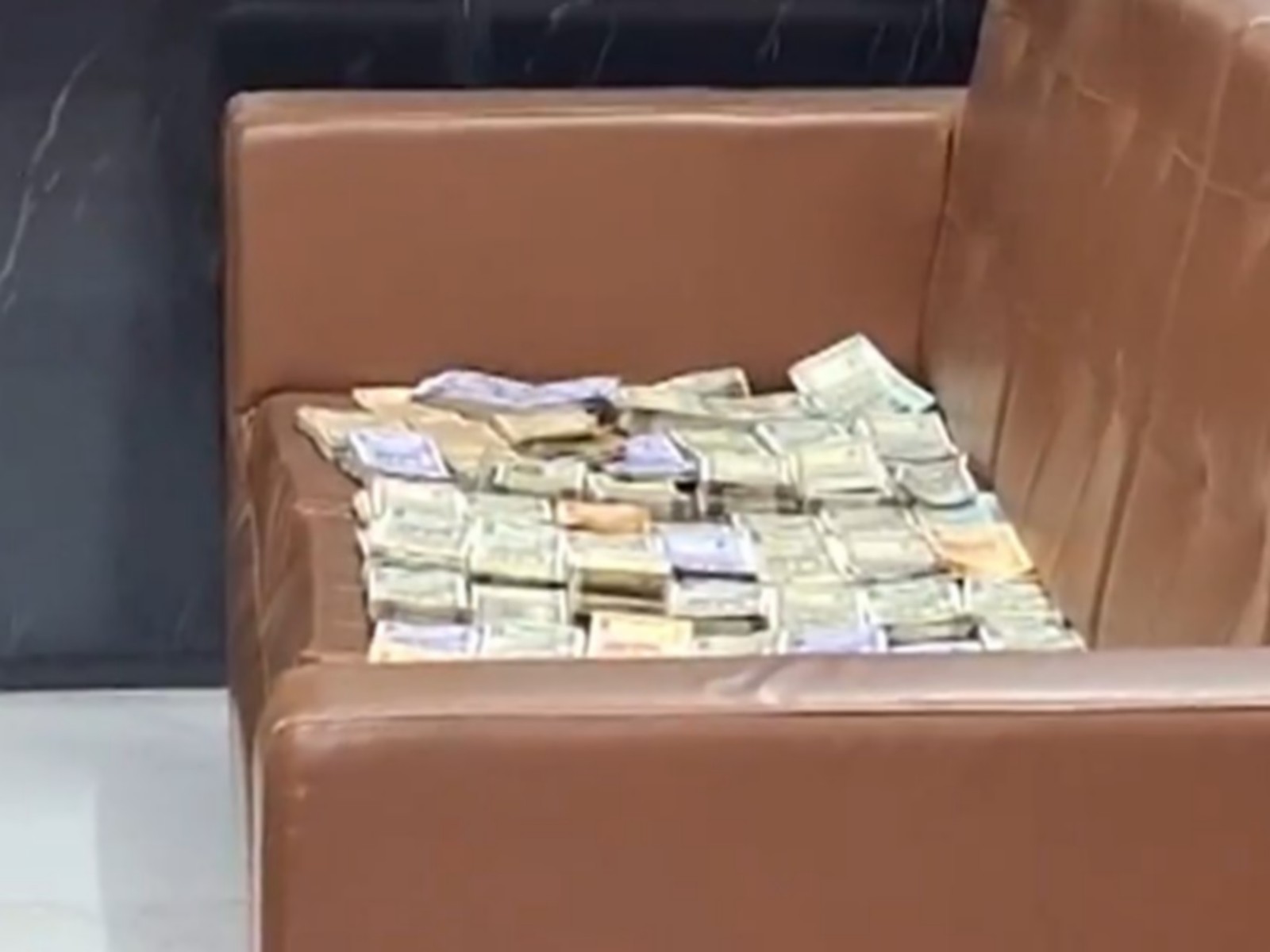 Cash found at  Kanchrapara Harnett English Medium school (Photo/ANI)
