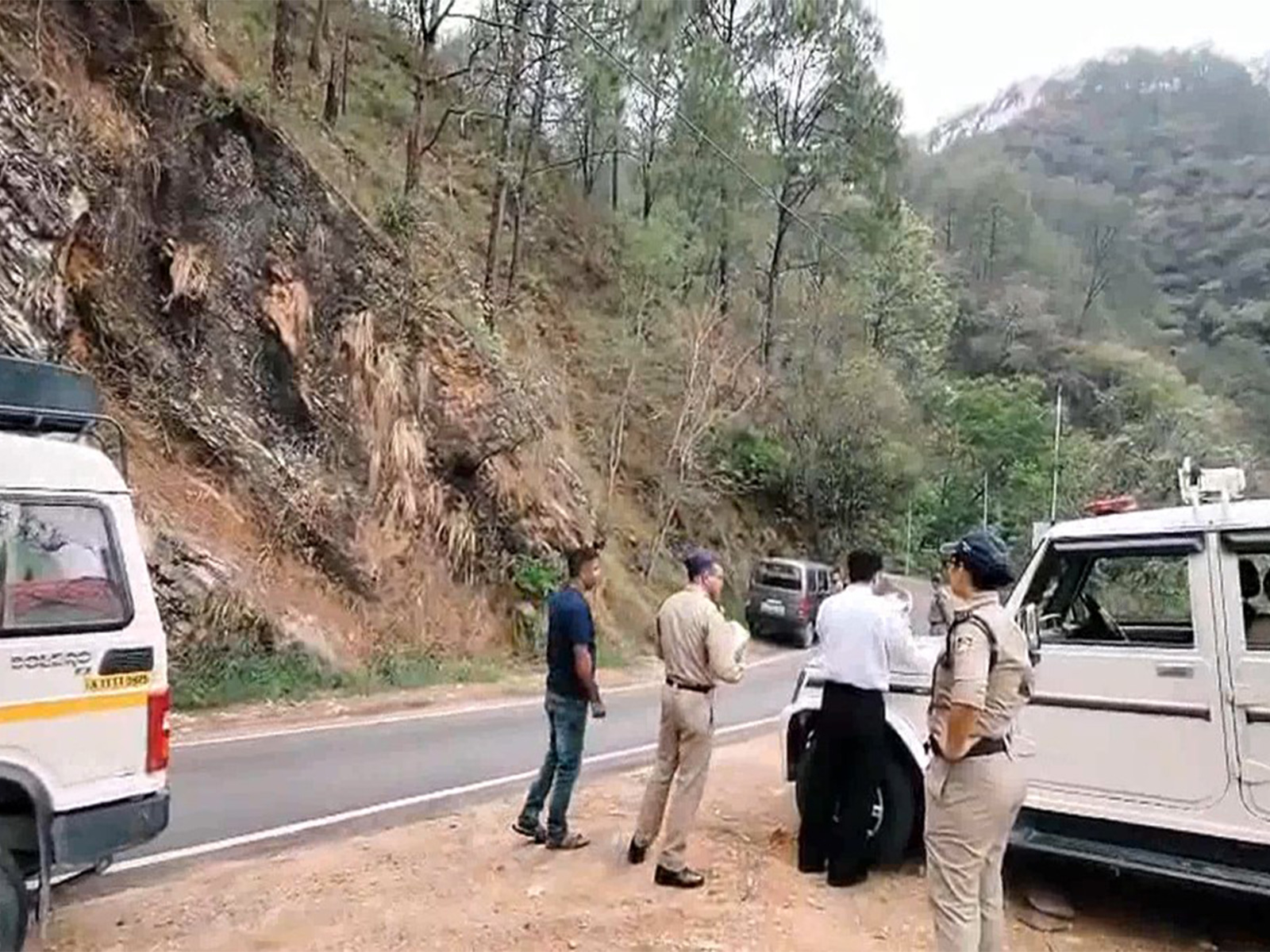 Transport officials inspect vehicles along Kedarnath Yatra route (Photo/ANI)