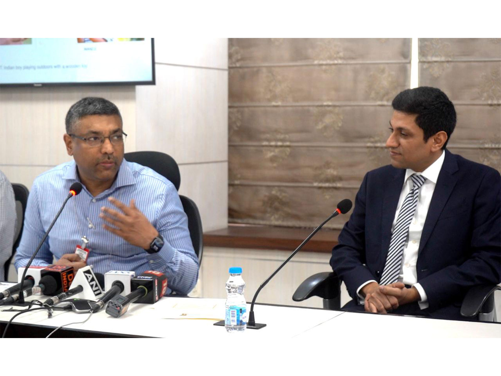 S. Krishnan, Secretary, MeitY with Sravanth Aluru, CEO and Co-Founder of Avataar (Photo/Press release)