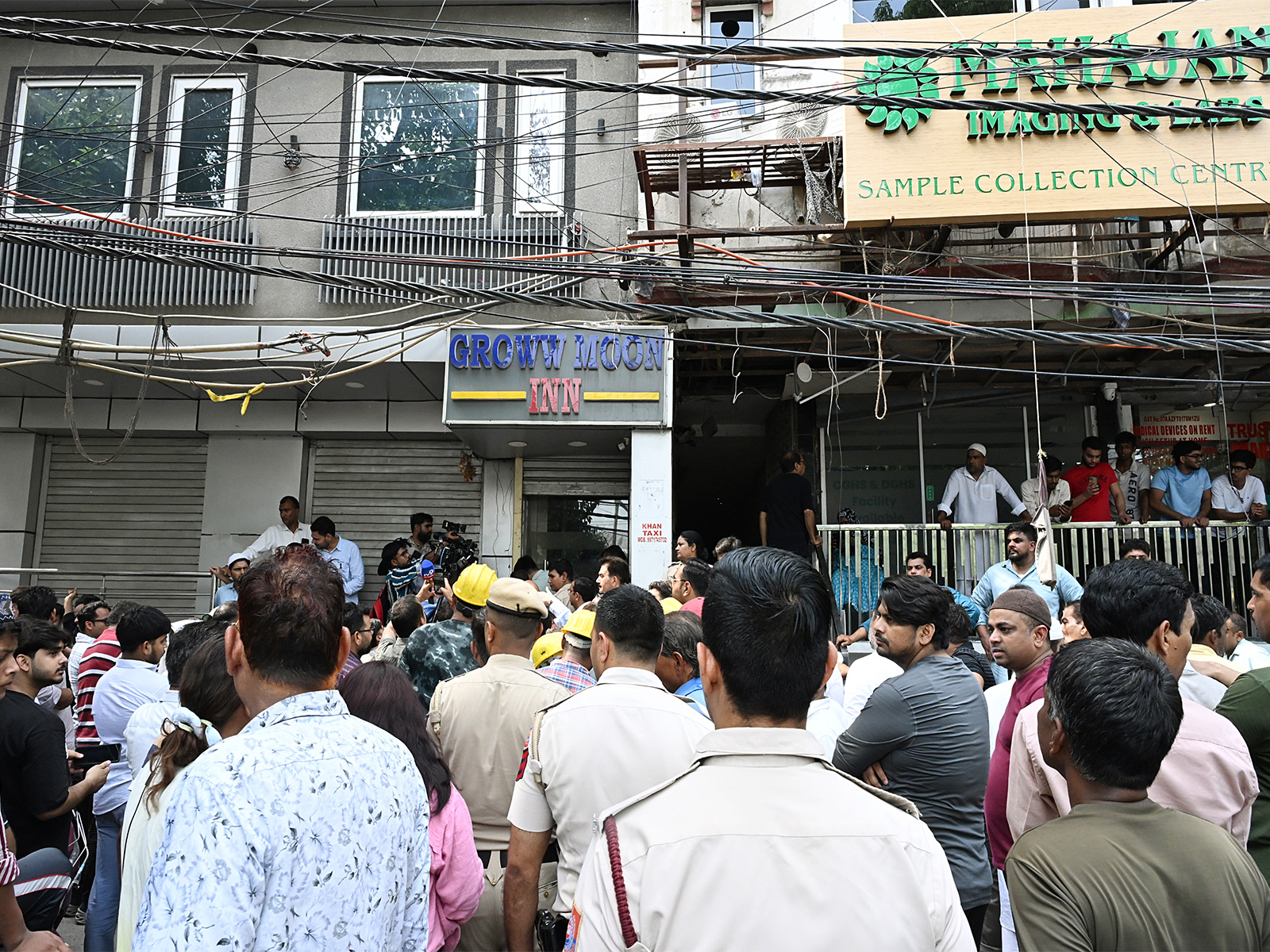 Delhi Police & Local Authorities seal B&B buildings in Malviya Nagar's Hauz Rani area (Photo/ANI) Delhi Police & Local Authorities seal B&B buildings in Malviya Nagar's Hauz Rani area (Photo/ANI)