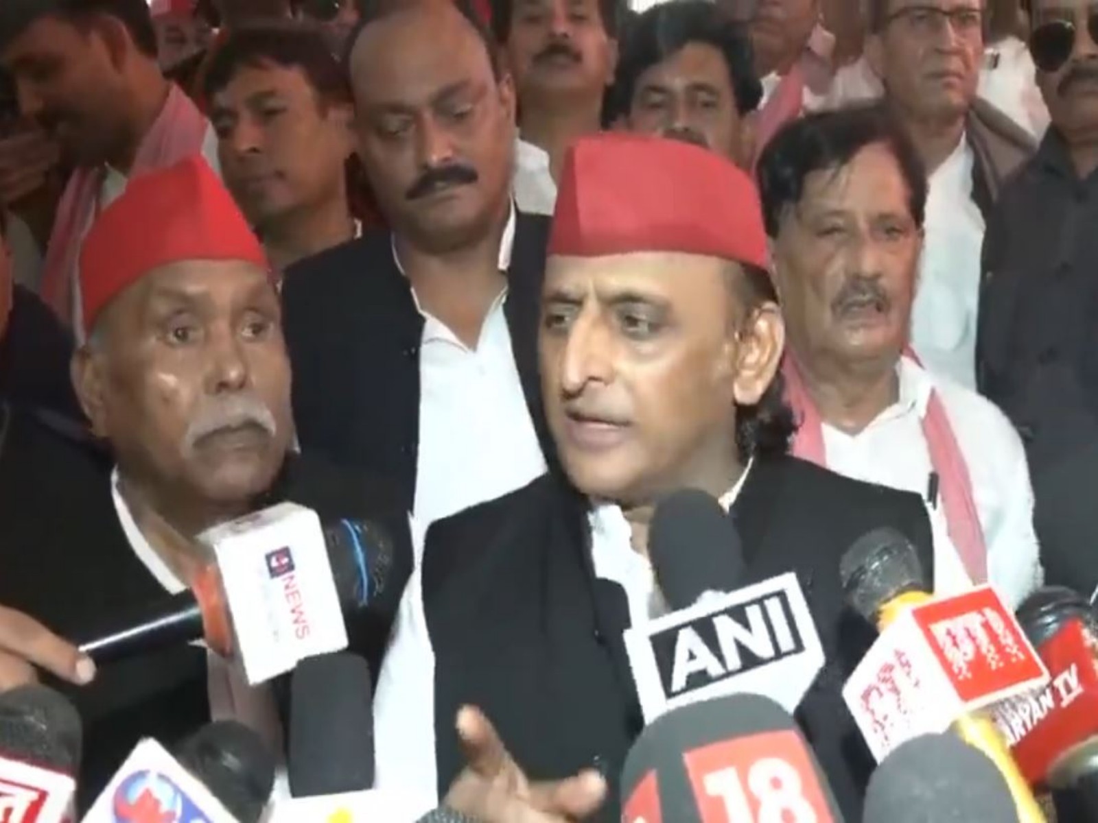 Samajwadi Party (SP) chief Akhilesh Yadav (Photo/ANI) Samajwadi Party (SP) chief Akhilesh Yadav (Photo/ANI)