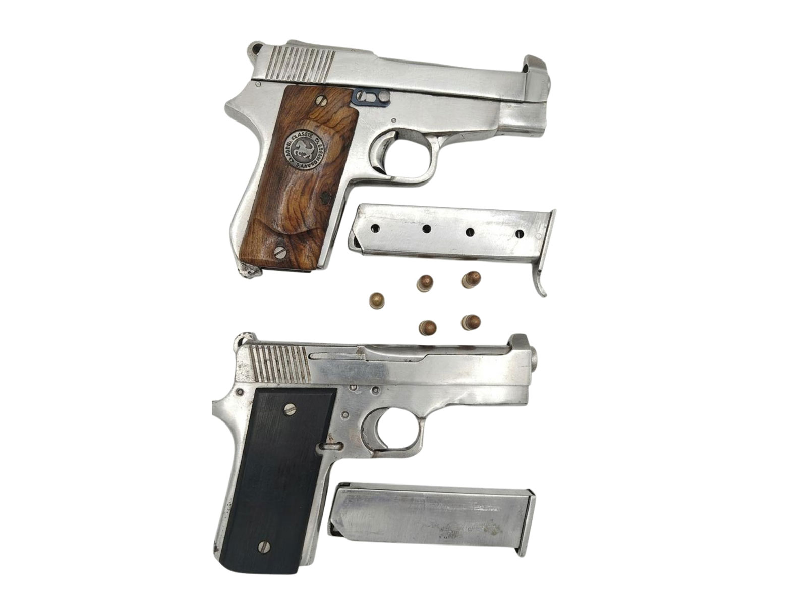 Police recovers two country-made .32 bore pistols along with five live cartridges (Photo/@DGPPunjabPolice)