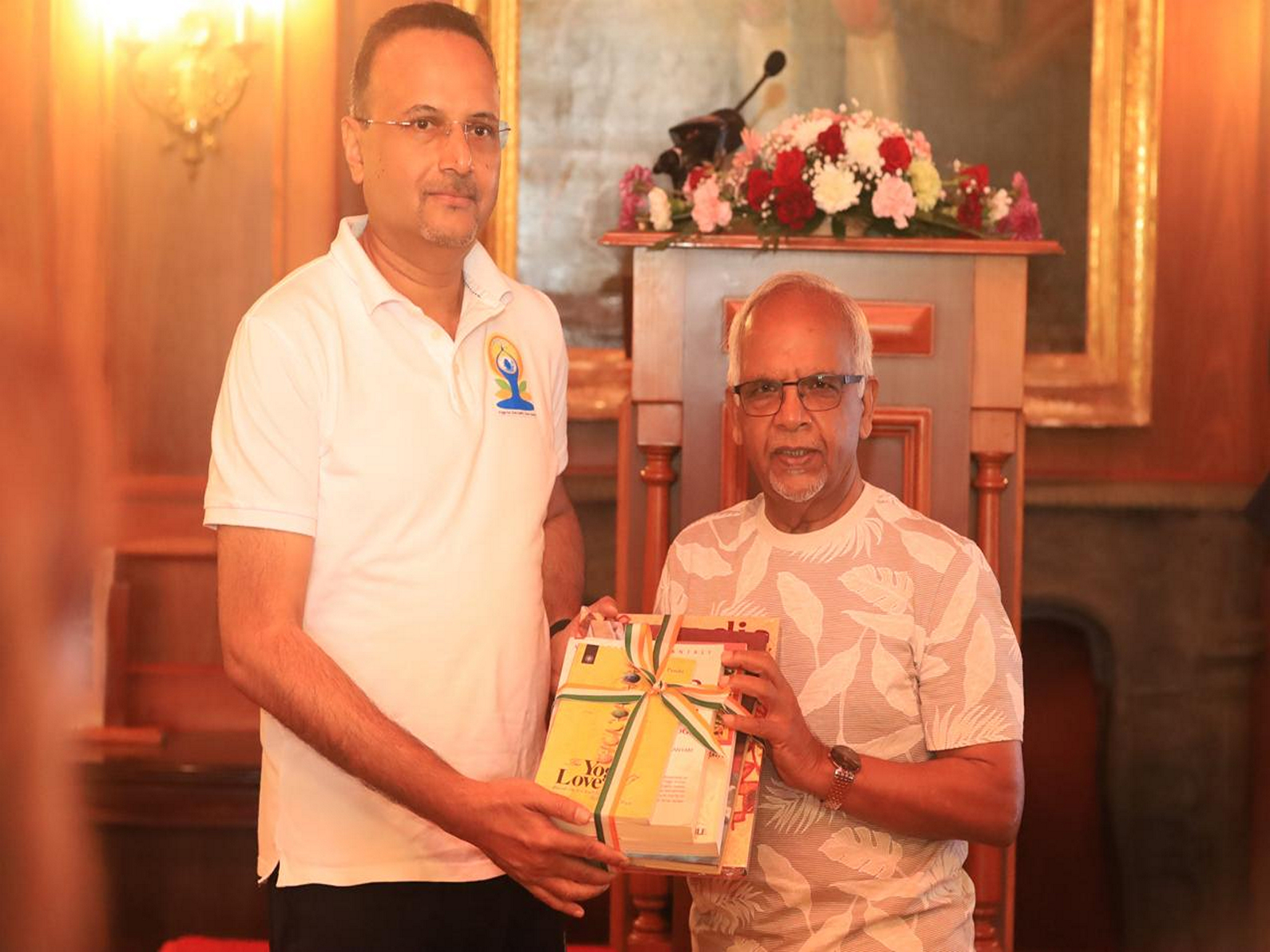 Mauritius President Dharambeer Gokhool (R) joins International Day of Yoga celebrations at State House (Photo/X/@HCI_PortLouis) Mauritius President Dharambeer Gokhool (R) joins International Day of Yoga celebrations at State House (Photo/X/@HCI_PortLouis)