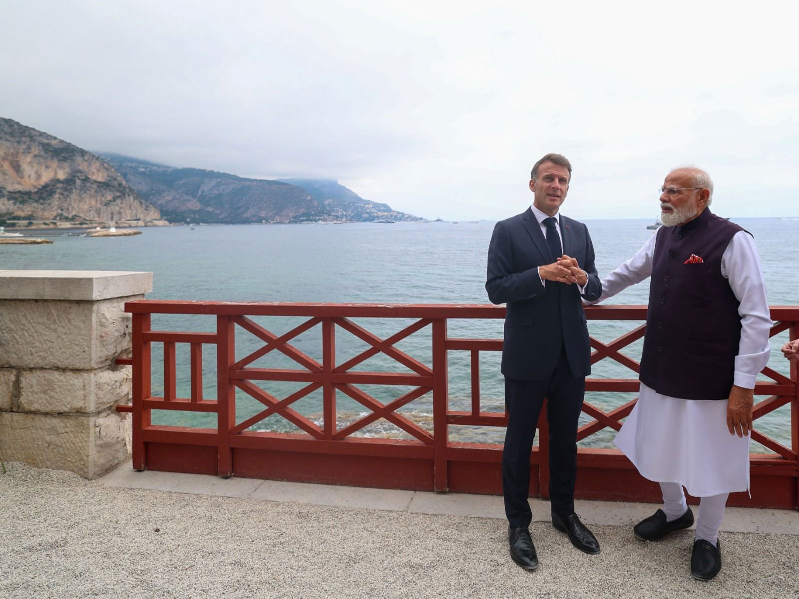 French President Emmanuel Macron with Prime Minister Narendra Modi (Photo/X@narendramodi)
