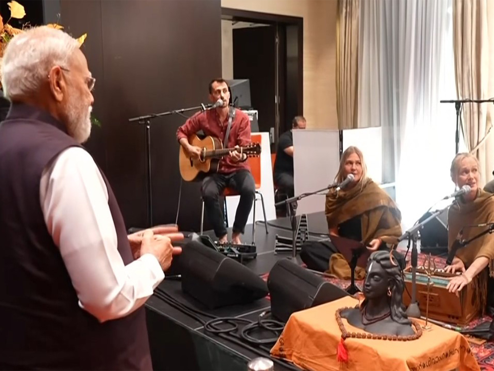 PM Modi witnesses cultural performances by Slovak musicians (Photo/ANI)