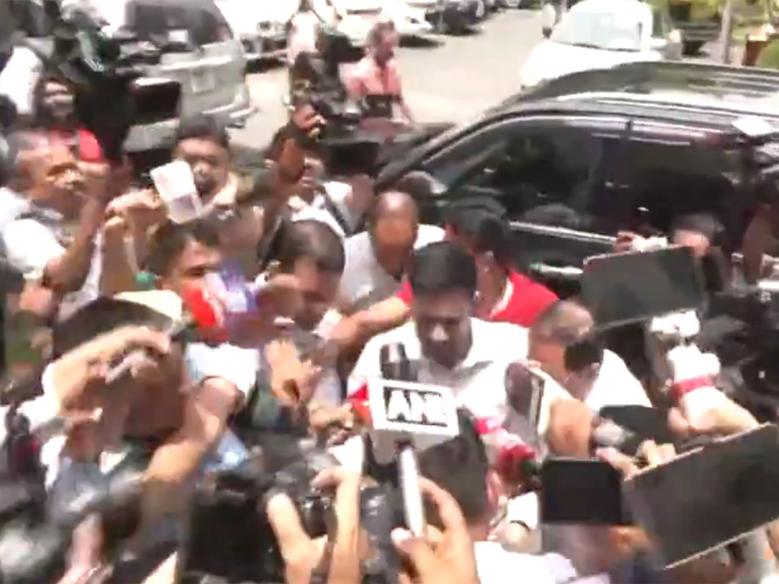 TMC MP Abhishek Banerjee reaches at ED office for questioning in Kolkata (Photo/ANI) TMC MP Abhishek Banerjee reaches at ED office for questioning in Kolkata (Photo/ANI)