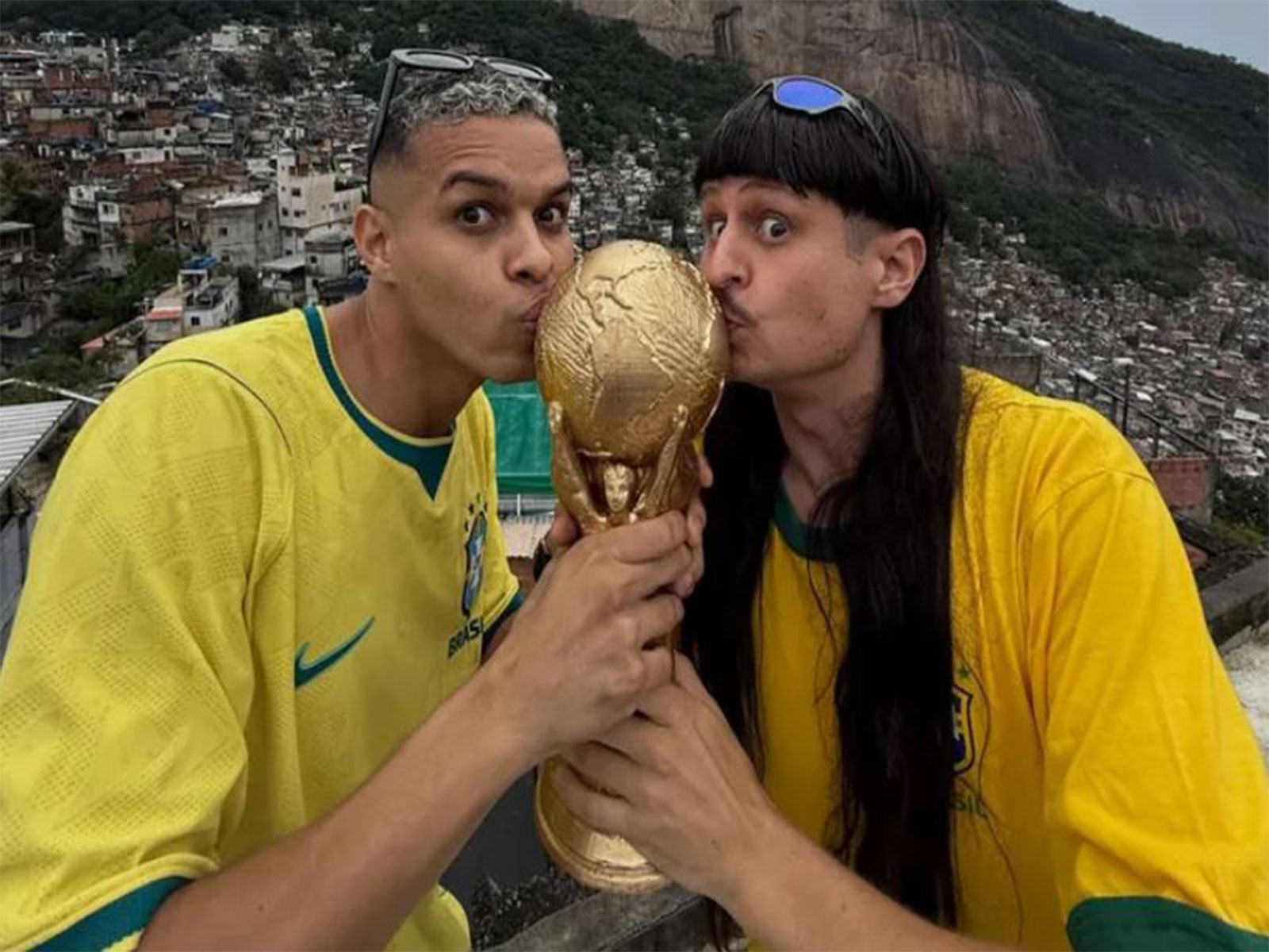 Oliver Tree (right) and Iae Break in Brazil (Photo/Instagram/@iaeBreak)