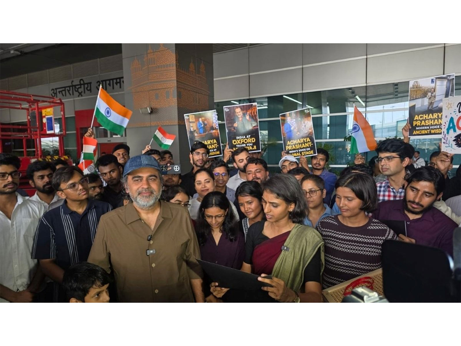 Philosopher & bestselling Author Spoke to the Media at Delhi Airport Philosopher & bestselling Author Spoke to the Media at Delhi Airport