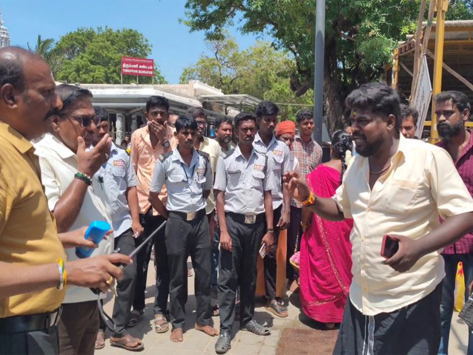 Small traders oppose eviction from Tiruchendur Murugan temple premises in Thoothukudi, expressing frustration over being forced to vacate the area (Photo/ANI) Small traders oppose eviction from Tiruchendur Murugan temple premises in Thoothukudi, expressing frustration over being forced to vacate the area (Photo/ANI)