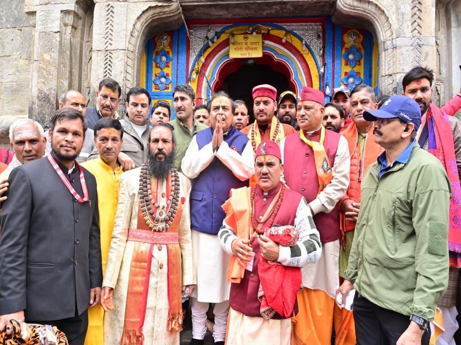 Reliance Industries Chairman Mukesh Ambani visits Badrinath and Kedarnath temples Reliance Industries Chairman Mukesh Ambani visits Badrinath and Kedarnath temples