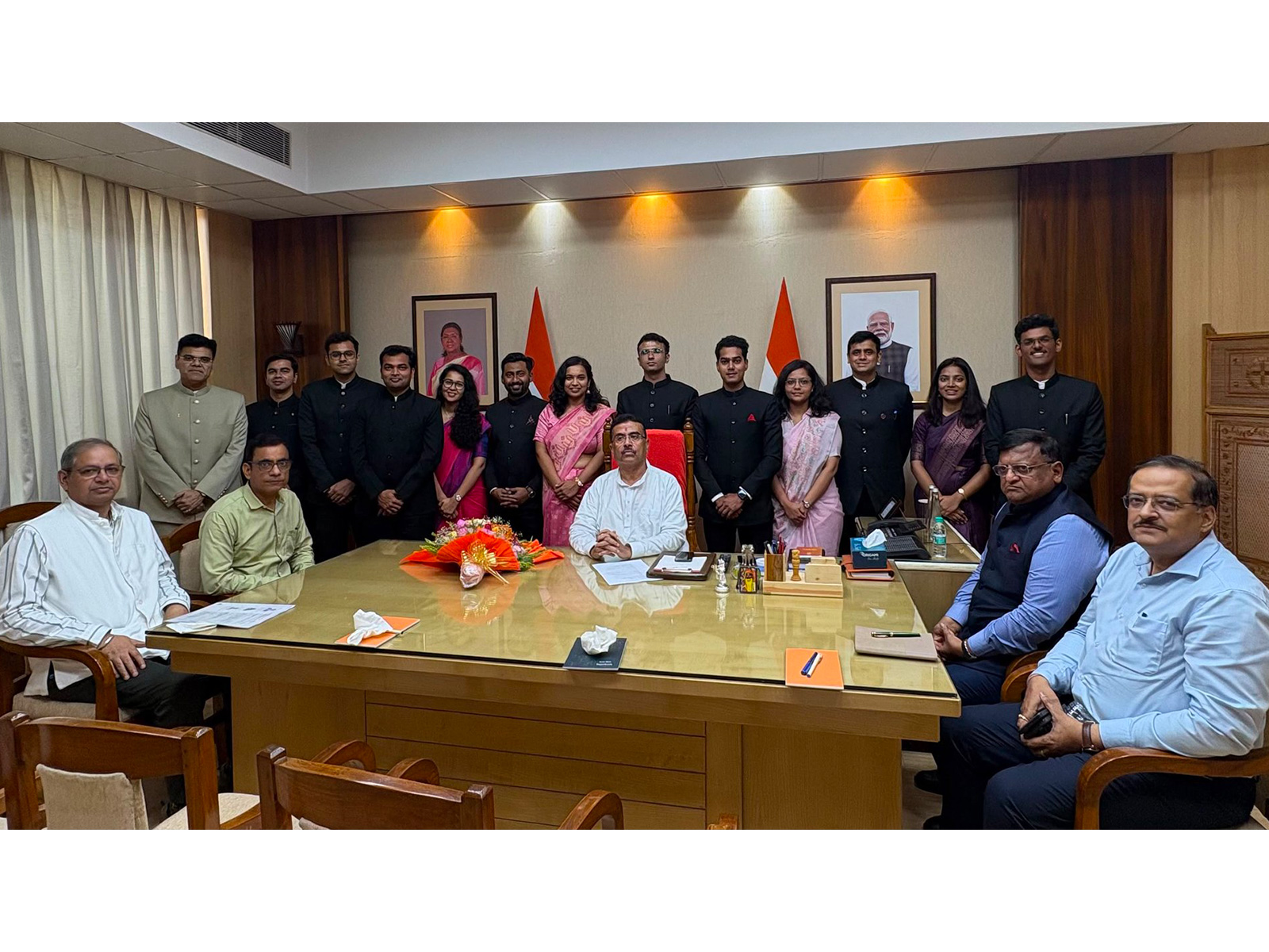 West Bengal CM Suvendu Adikari with 12 IAS probationers (Photo/X@SuvenduWB)